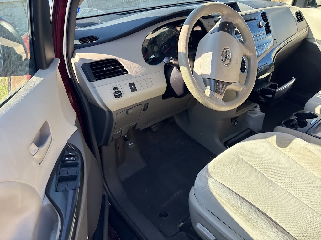 Used 2014 Toyota Sienna LE Van