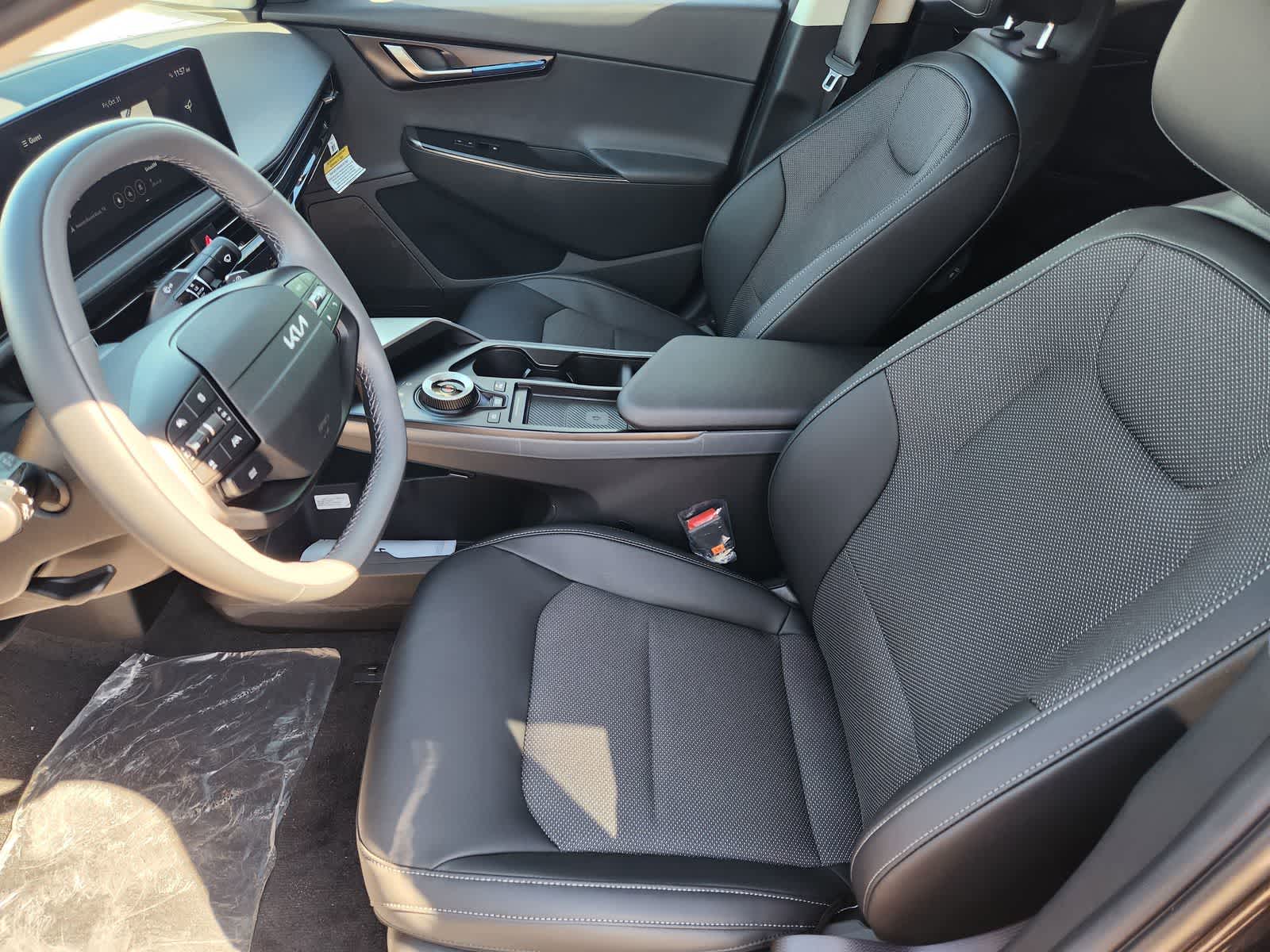 Thumbnail: 2025 Kia EV6 - 11