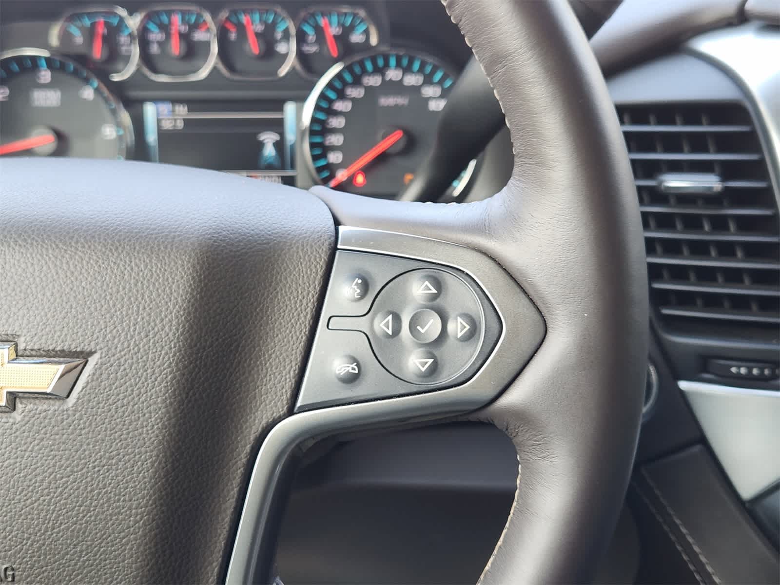 Thumbnail: 2018 Chevrolet Tahoe - 28