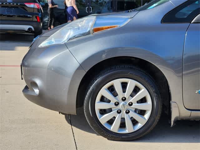 2015 Nissan Leaf S 8