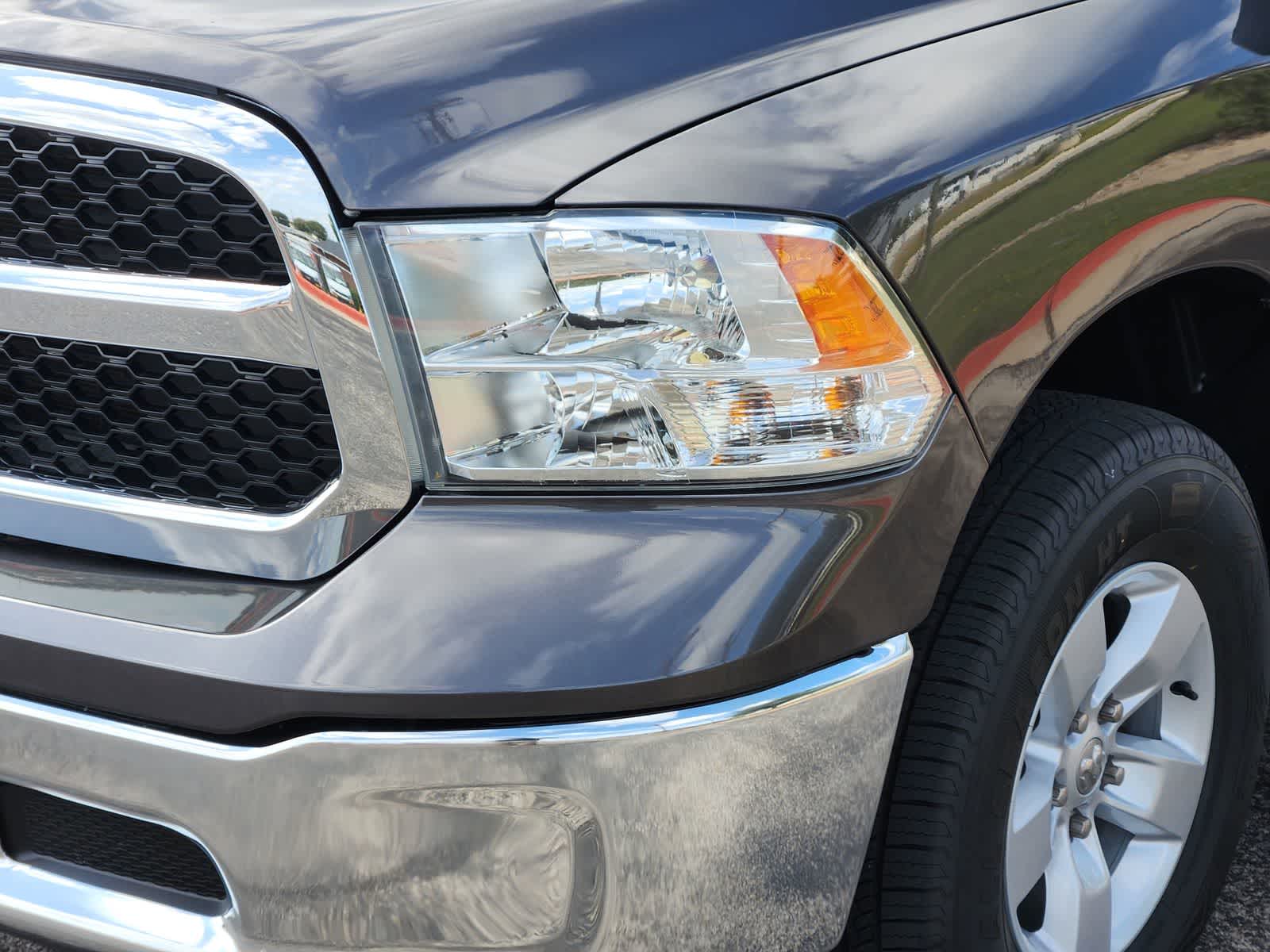 Thumbnail: 2019 RAM 1500 Classic - 7