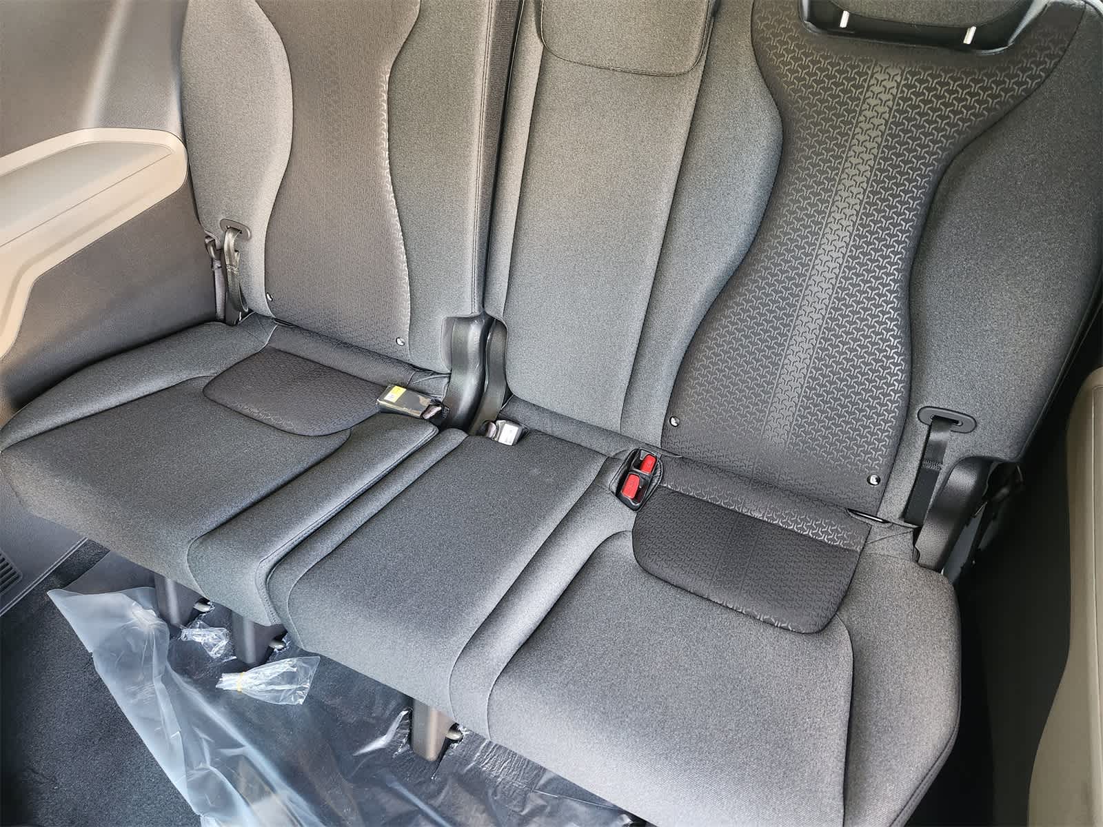 Thumbnail: 2026 Kia Carnival - 24