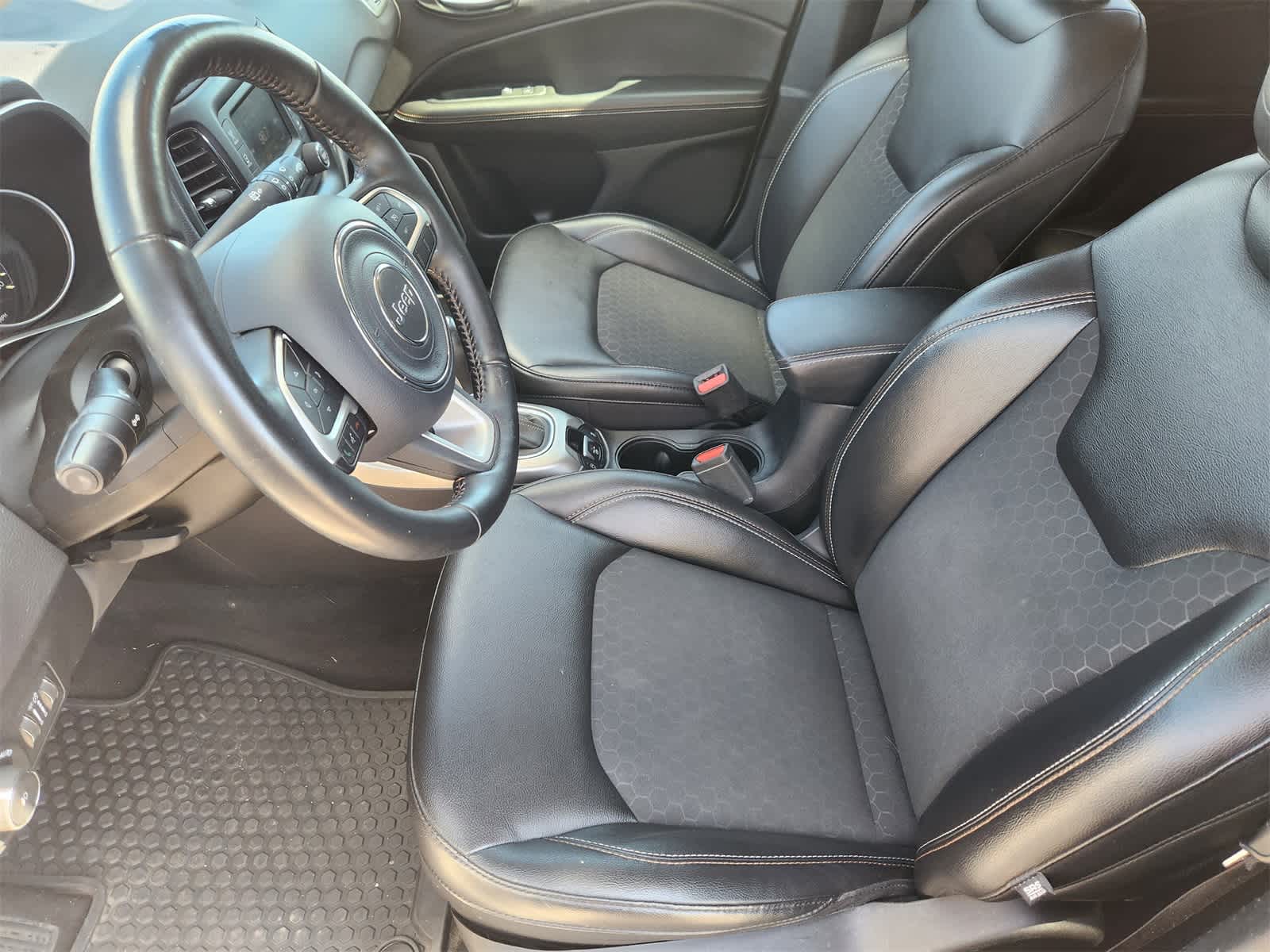 Thumbnail: 2018 Jeep Compass - 7