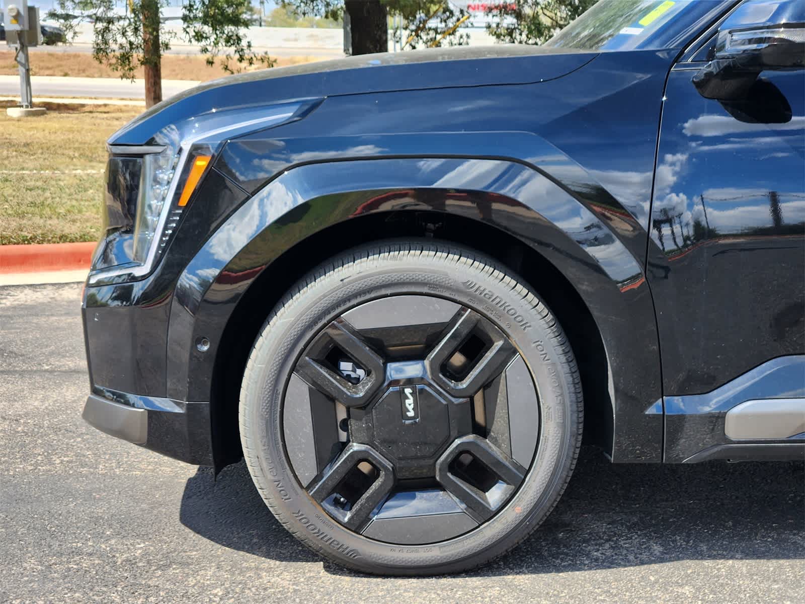 Thumbnail: 2026 Kia EV9 - 8