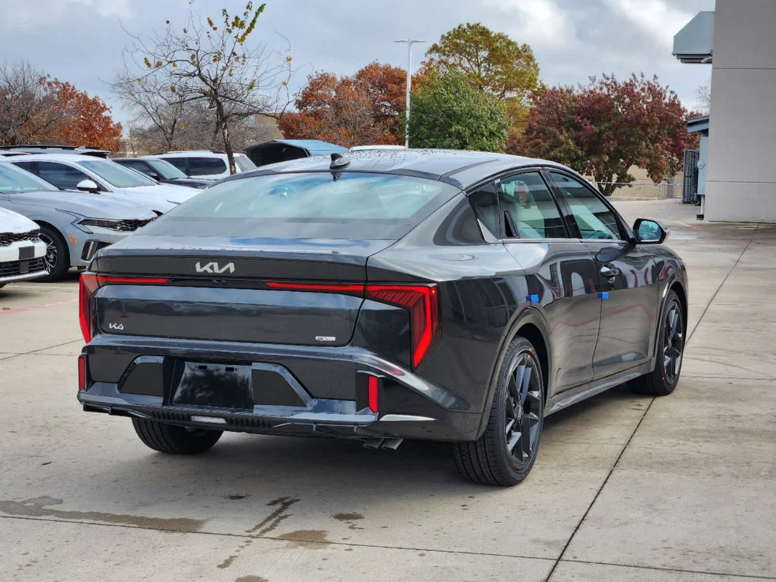2025 Kia K4 GT-Line Turbo photo 3
