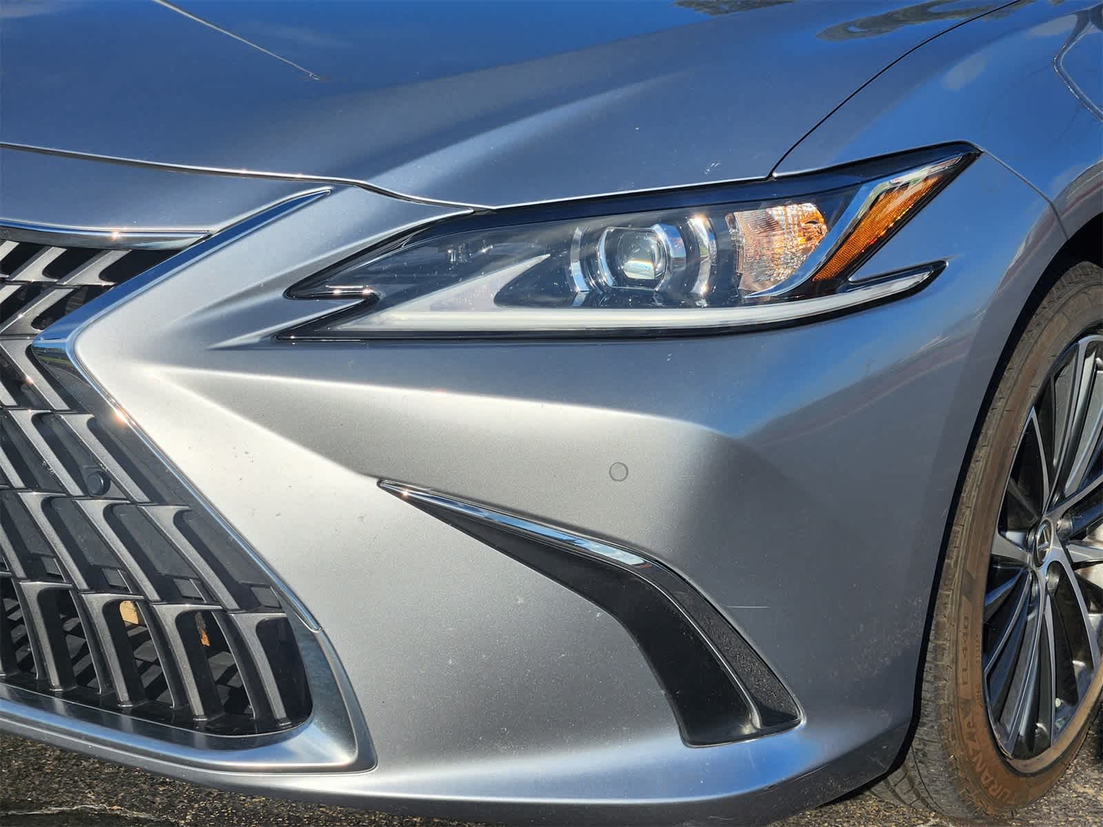 Thumbnail: 2024 Lexus ES - 7
