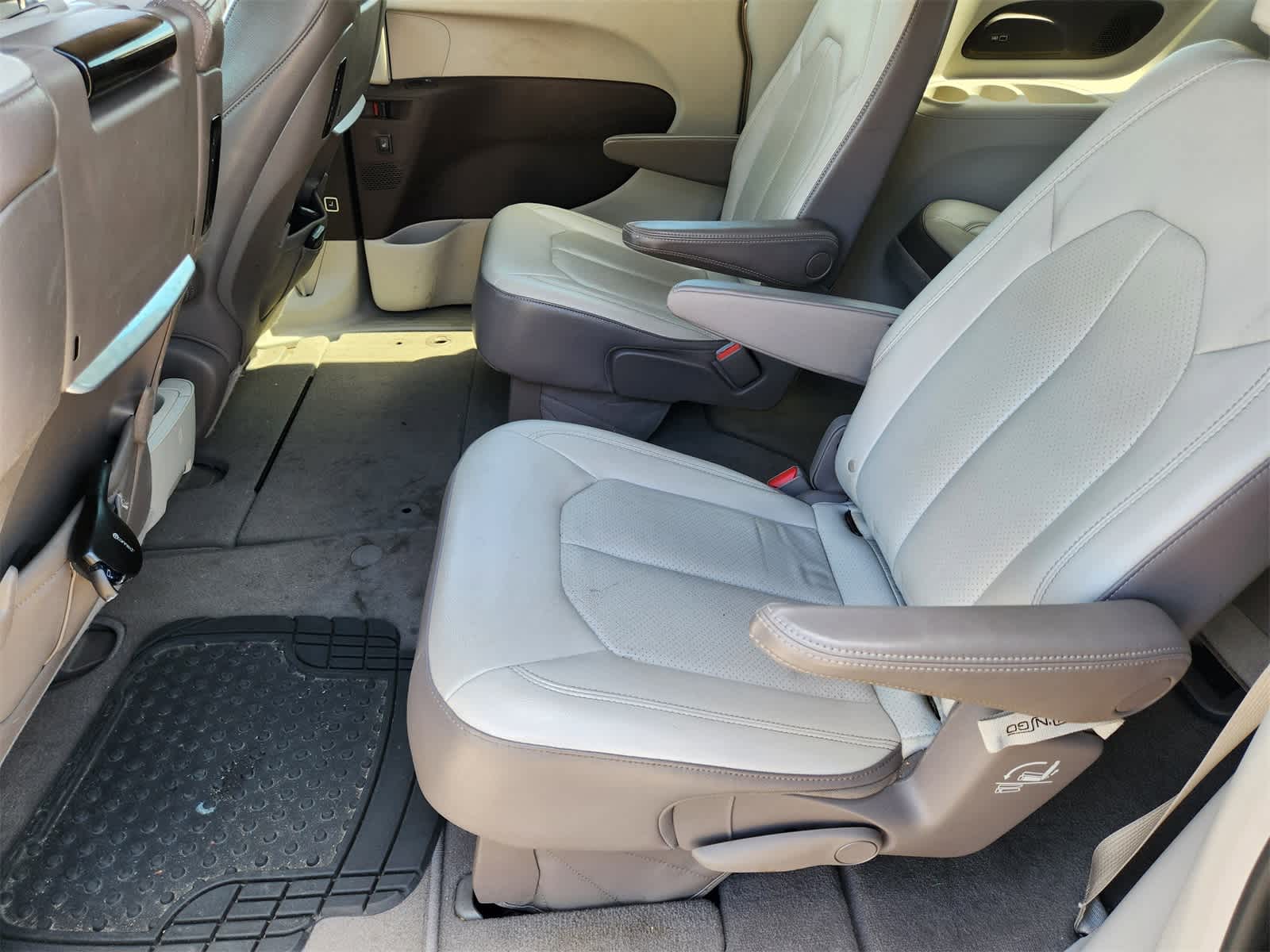 Thumbnail: 2018 Chrysler Pacifica - 22