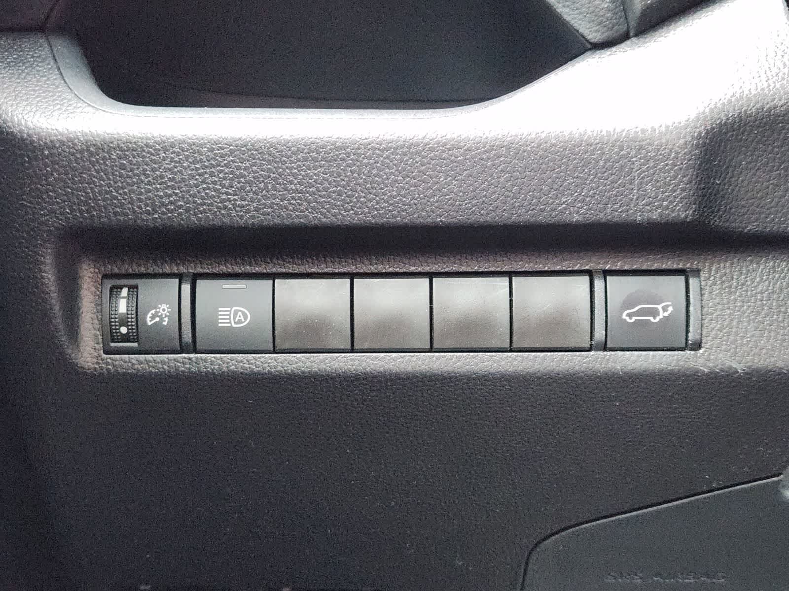 Thumbnail: 2025 Toyota RAV4 - 23