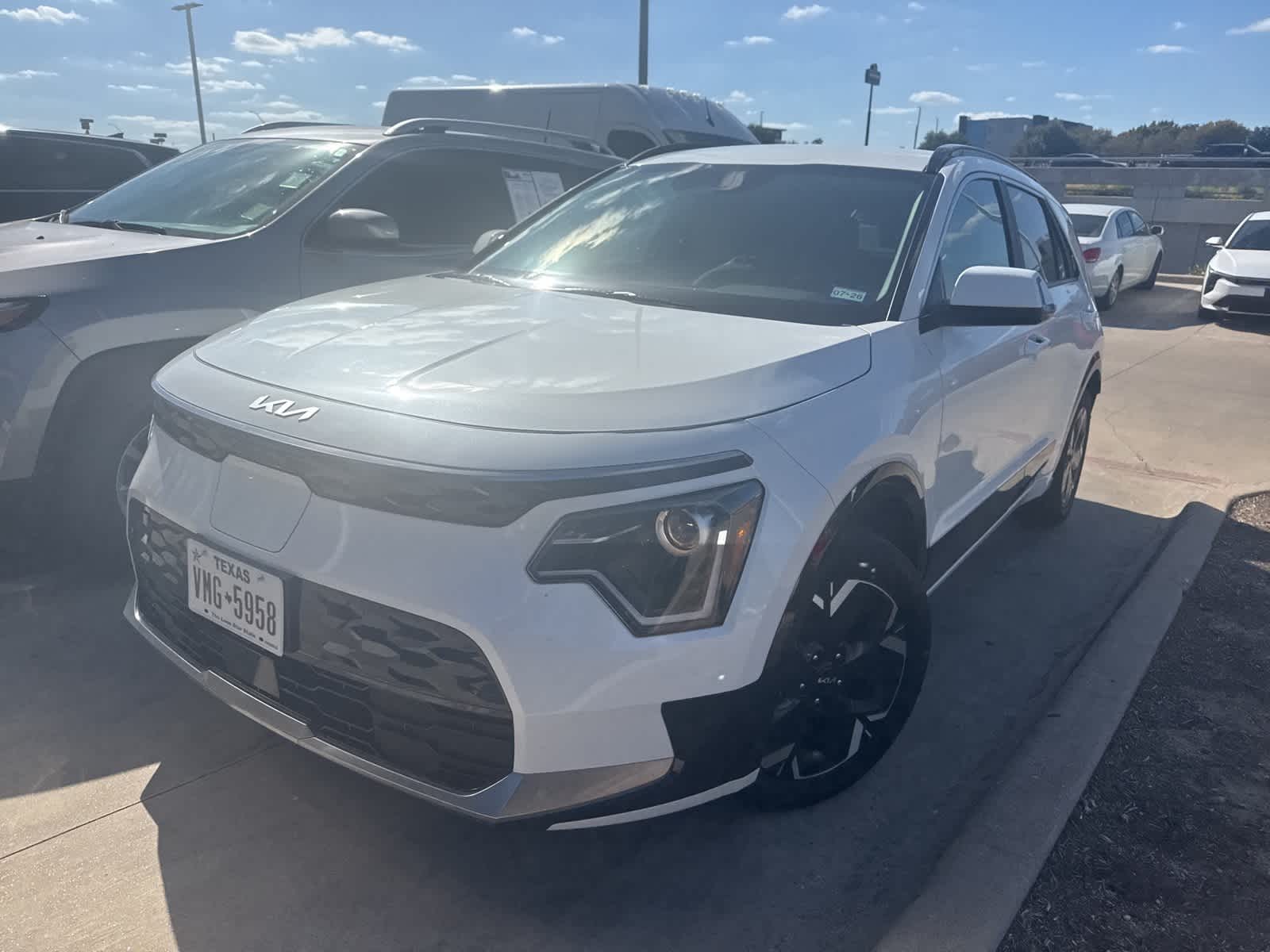 Thumbnail: 2024 Kia Niro - 1