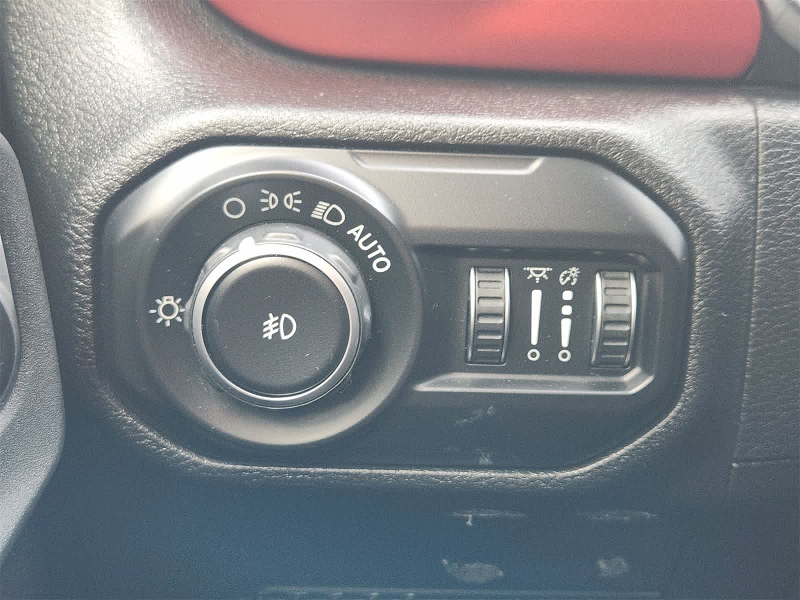 Thumbnail: 2020 Jeep Wrangler - 20