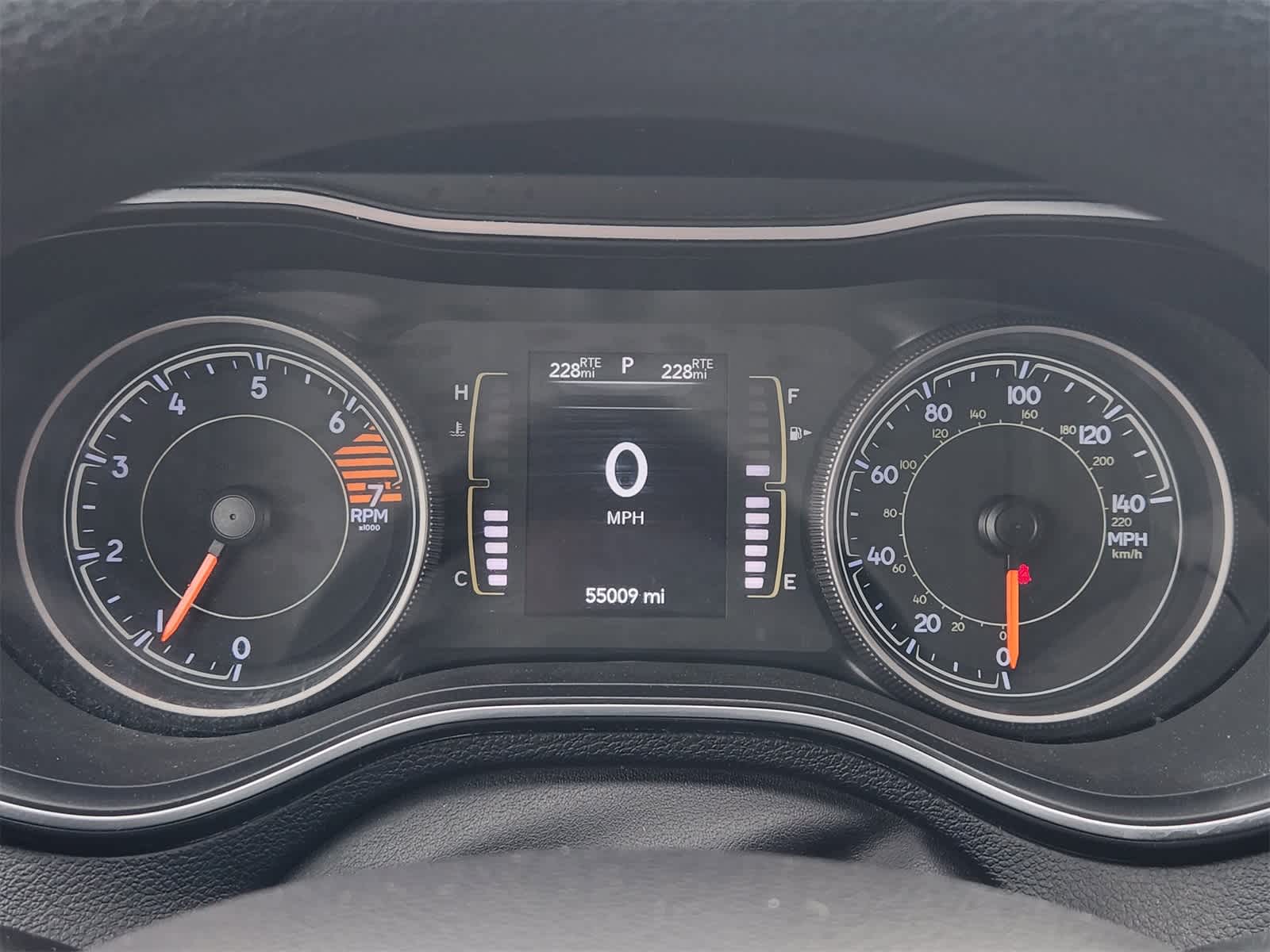 Thumbnail: 2019 Jeep Cherokee - 15