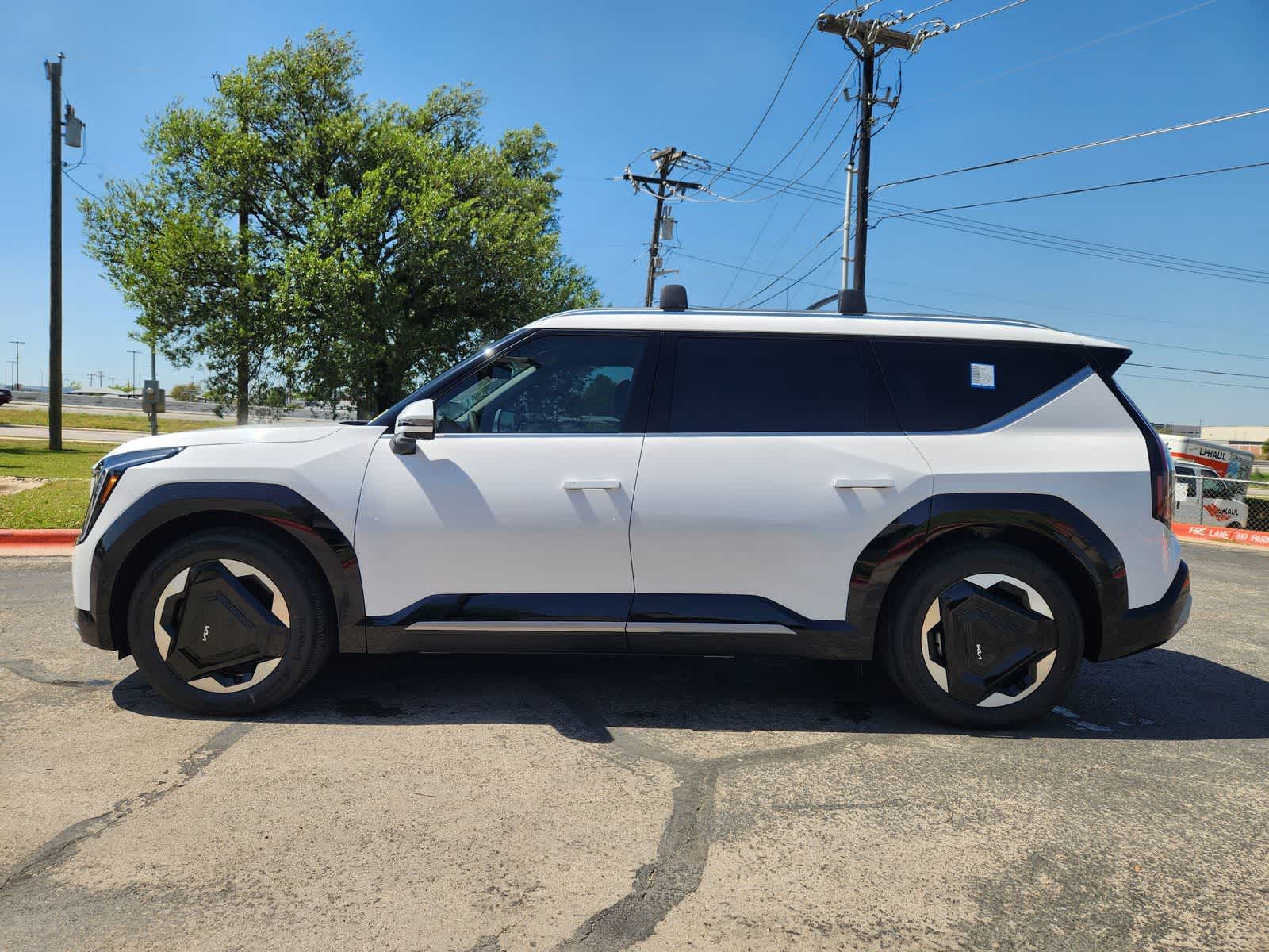 Thumbnail: 2026 Kia EV9 - 4