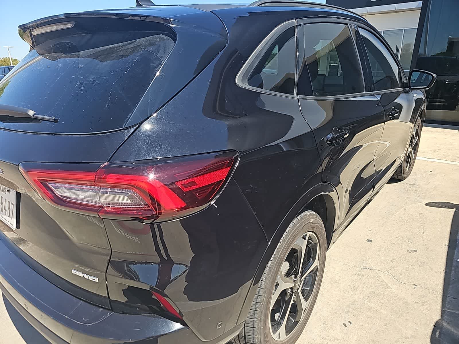 Thumbnail: 2023 Ford Escape - 7