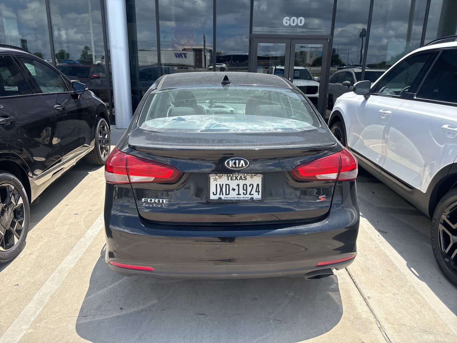 Thumbnail: 2017 Kia Forte - 5