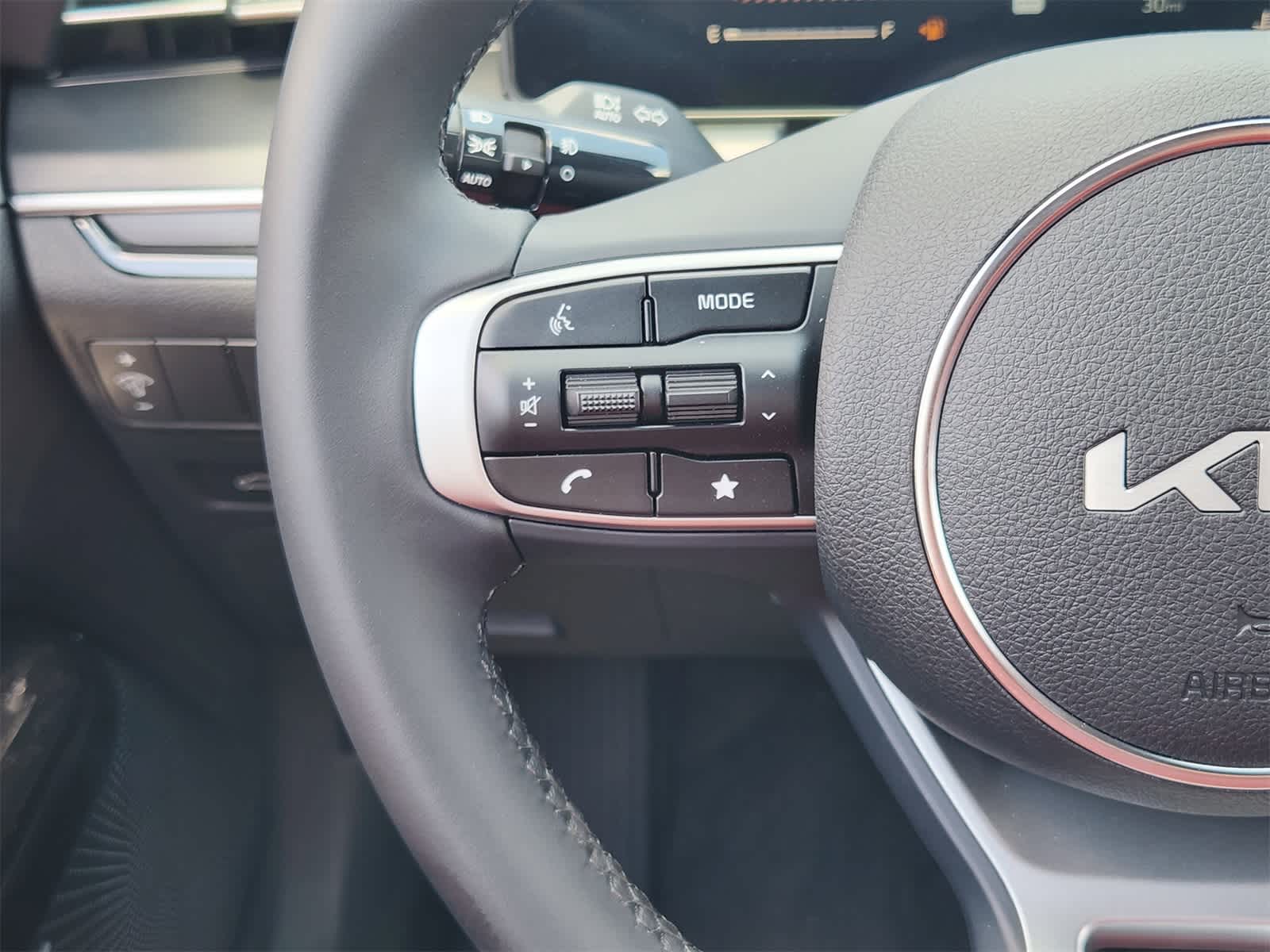 Thumbnail: 2025 Kia K5 - 26