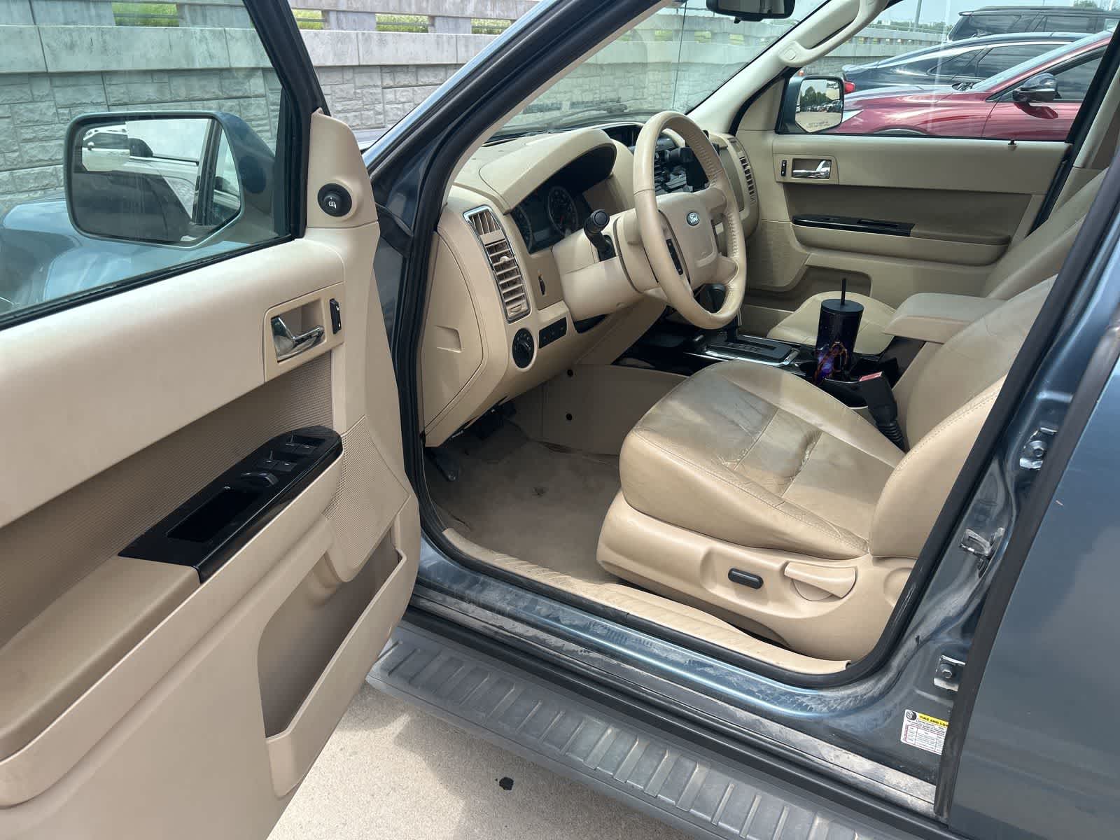 Thumbnail: 2011 Ford Escape - 9