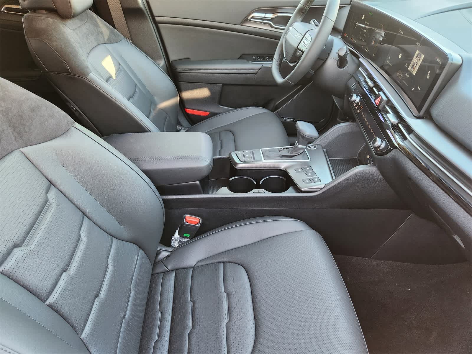 Thumbnail: 2026 Kia Sportage - 12