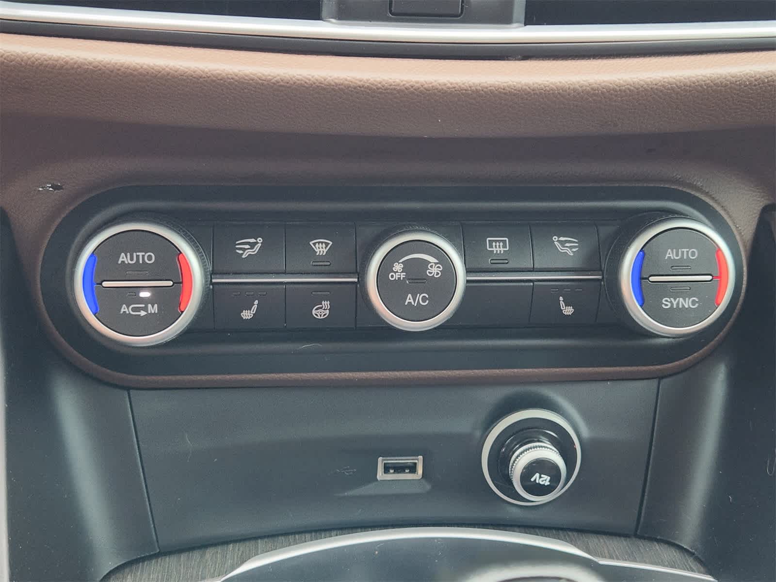 Thumbnail: 2019 Alfa Romeo Stelvio - 19