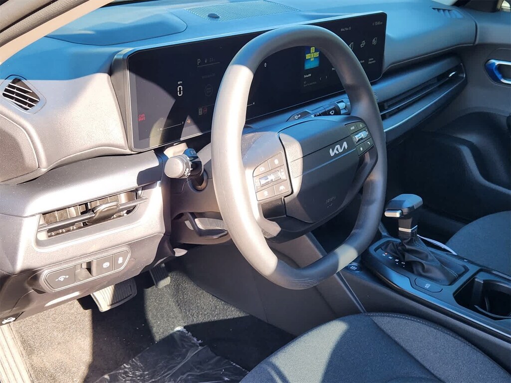 New 2025 Kia K4 LX Sedan