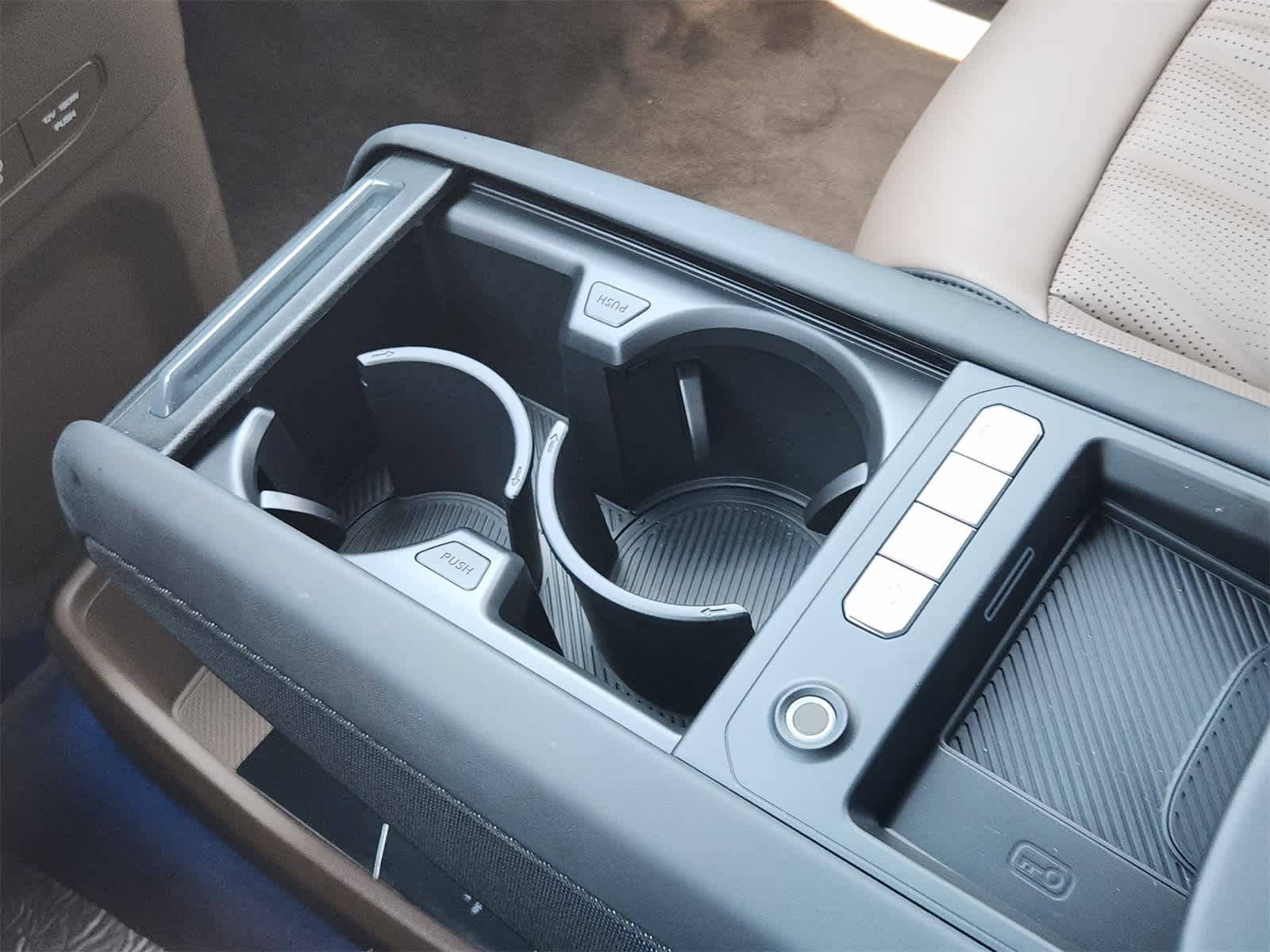 Thumbnail: 2026 Kia EV9 - 15