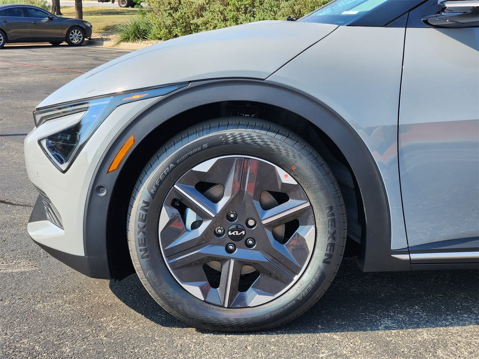 Thumbnail: 2025 Kia EV6 - 8