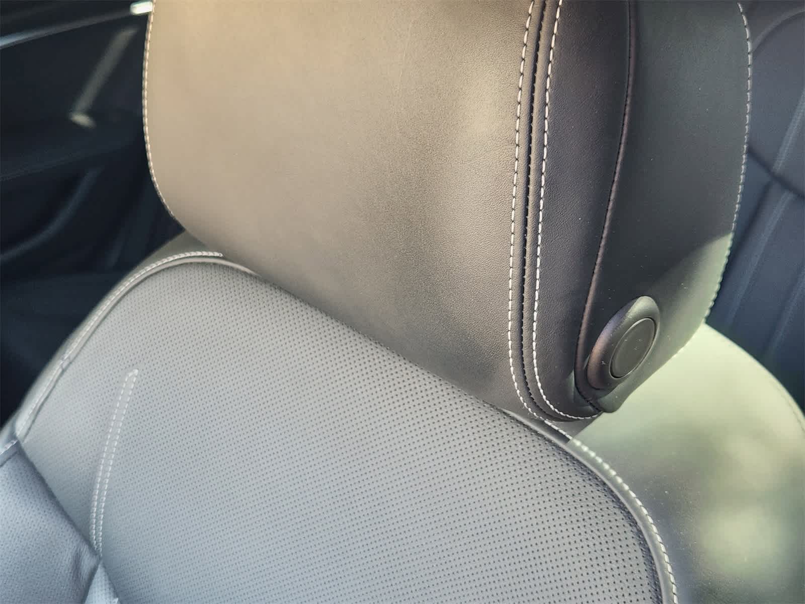 Thumbnail: 2022 Audi S6 - 13