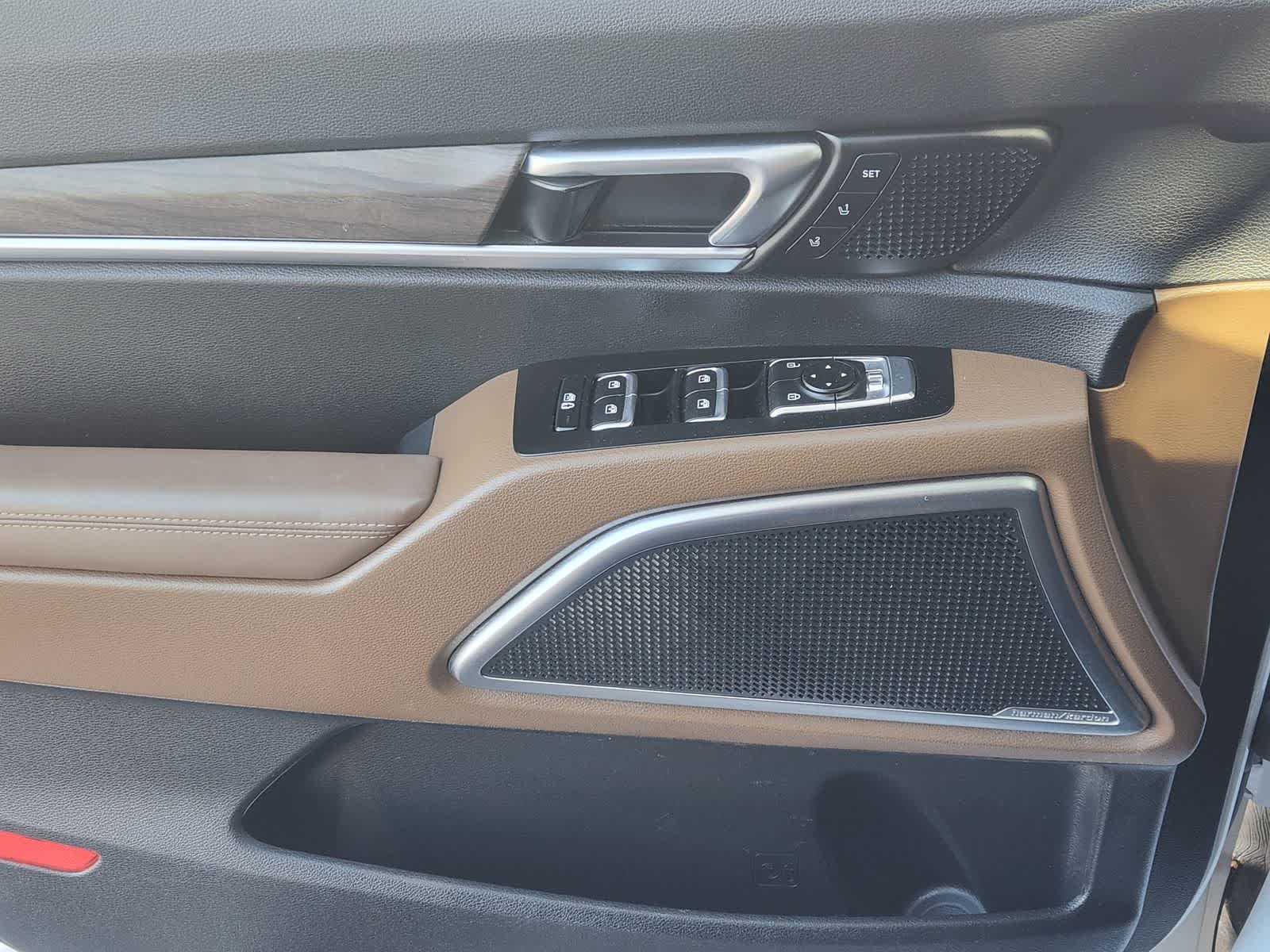 Thumbnail: 2022 Kia Telluride - 22