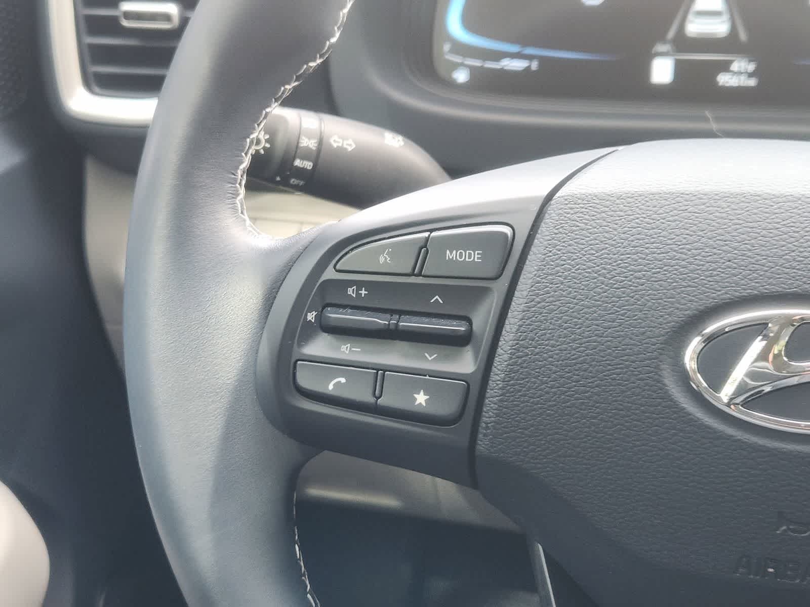 Thumbnail: 2025 Hyundai Venue - 25