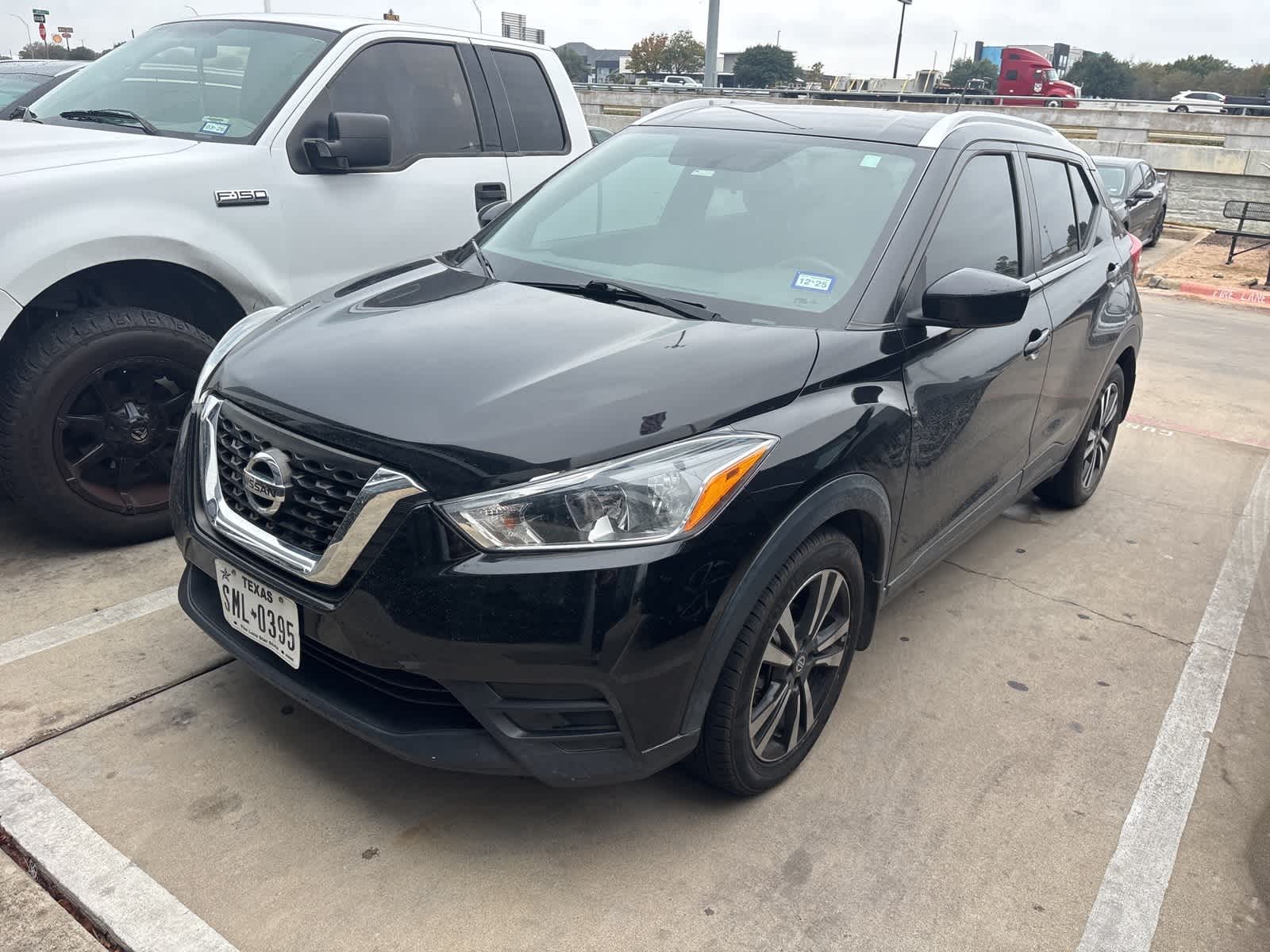 Thumbnail: 2019 Nissan Kicks - 1