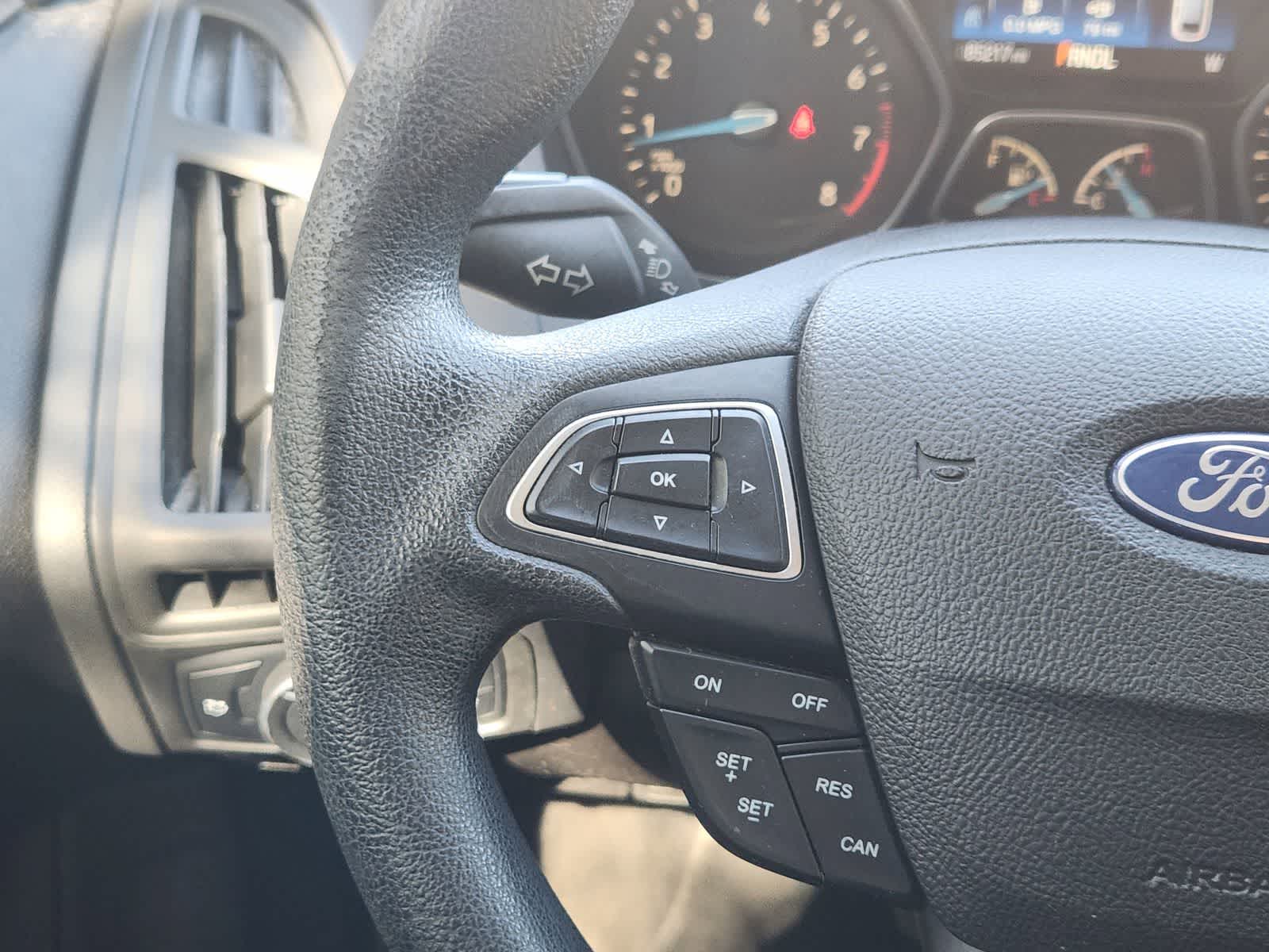 Thumbnail: 2015 Ford Focus - 27