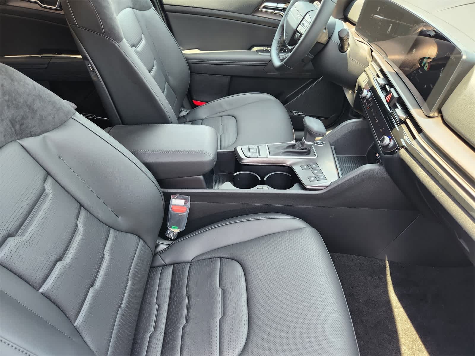 Thumbnail: 2026 Kia Sportage - 12