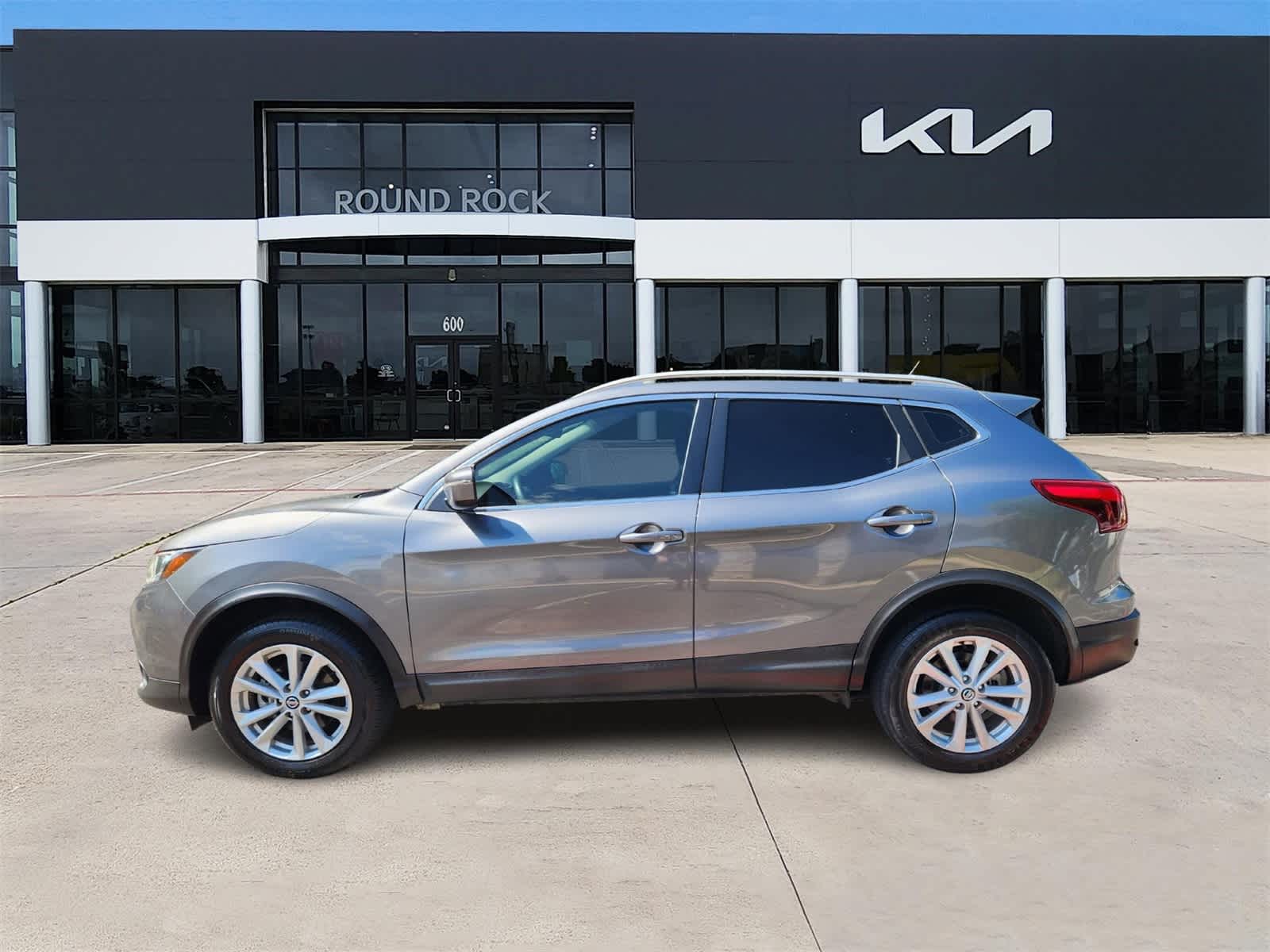 Thumbnail: 2019 Nissan Rogue Sport - 3
