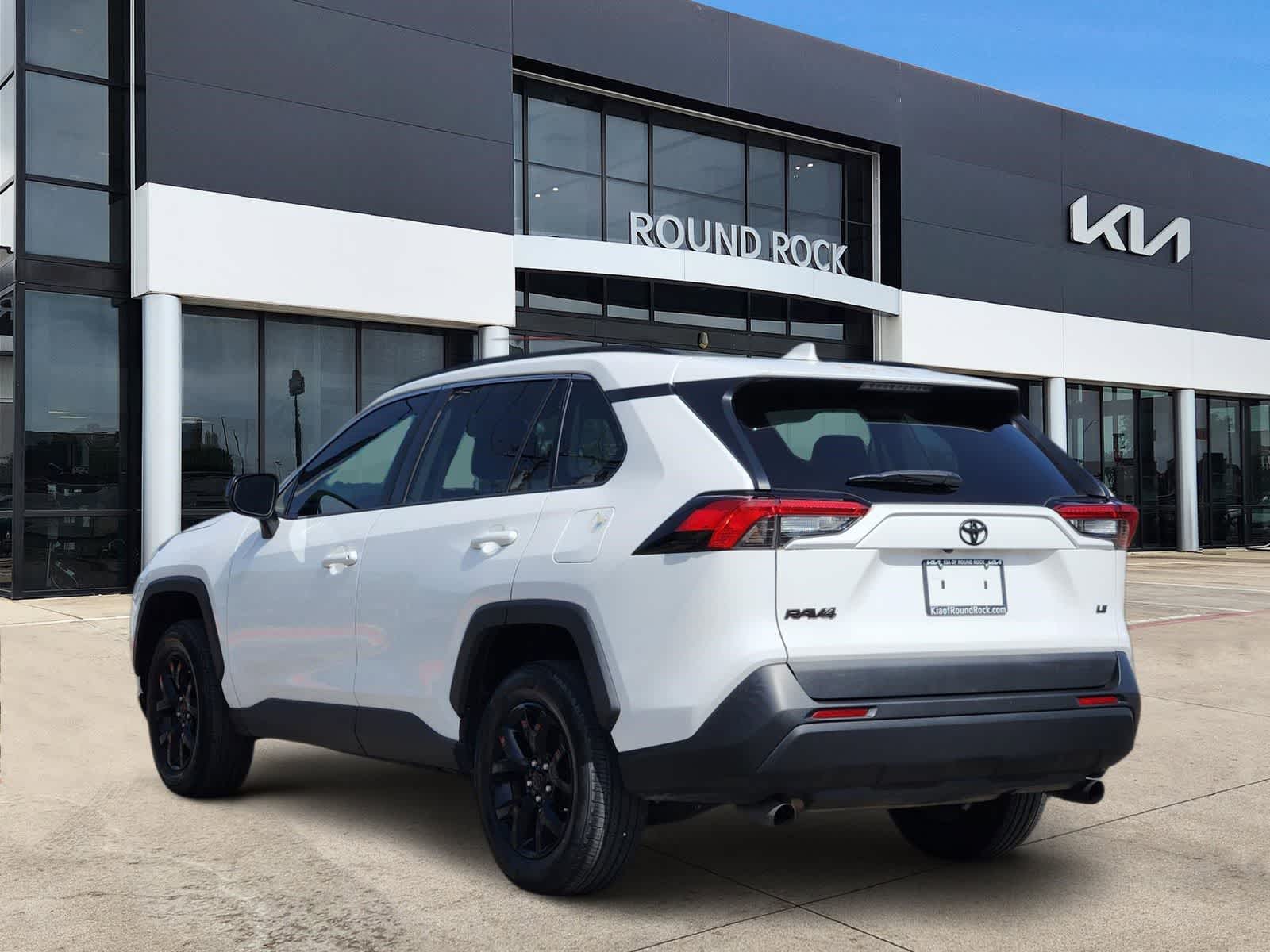 Thumbnail: 2021 Toyota RAV4 - 6