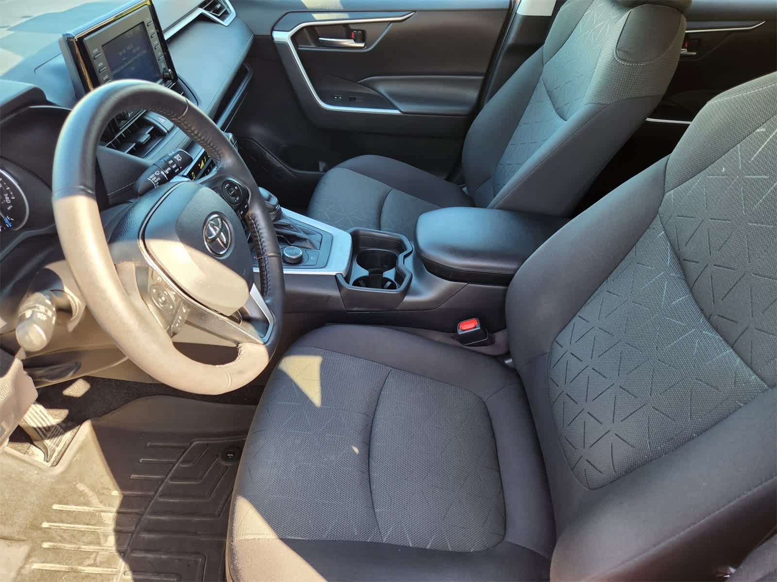 Thumbnail: 2021 Toyota RAV4 - 13