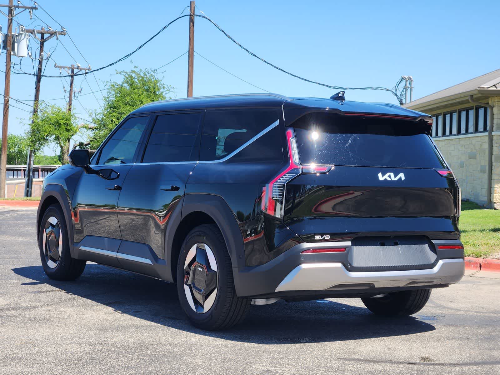 Thumbnail: 2026 Kia EV9 - 6