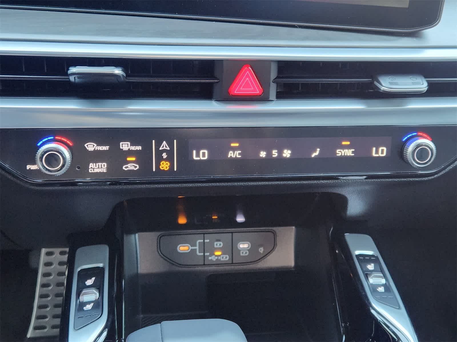 Thumbnail: 2026 Kia Sorento - 16