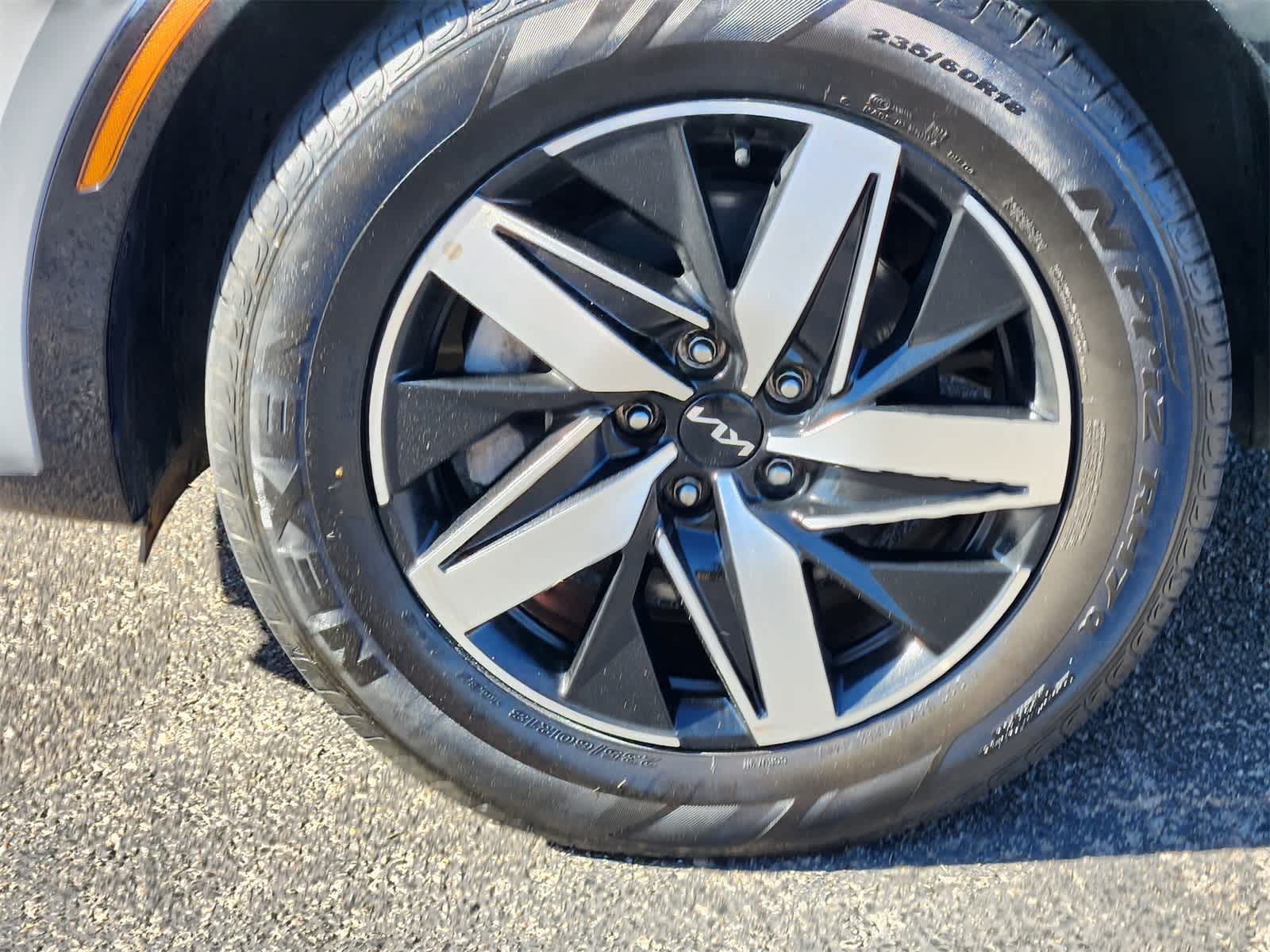 Thumbnail: 2022 Kia Sorento - 9