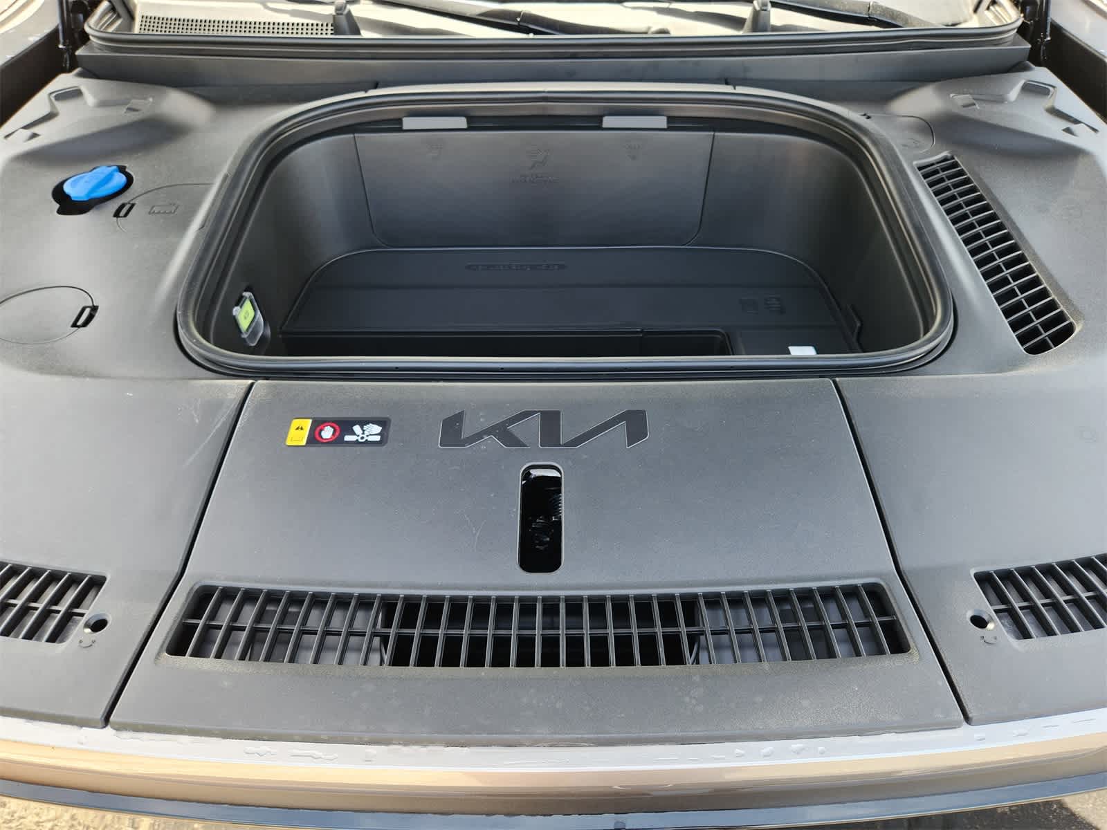 Thumbnail: 2026 Kia EV9 - 28
