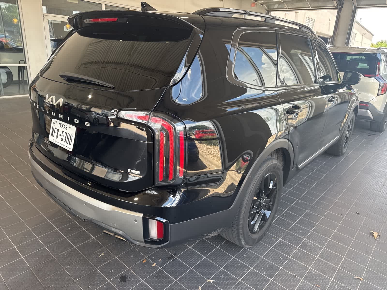 Thumbnail: 2023 Kia Telluride - 2