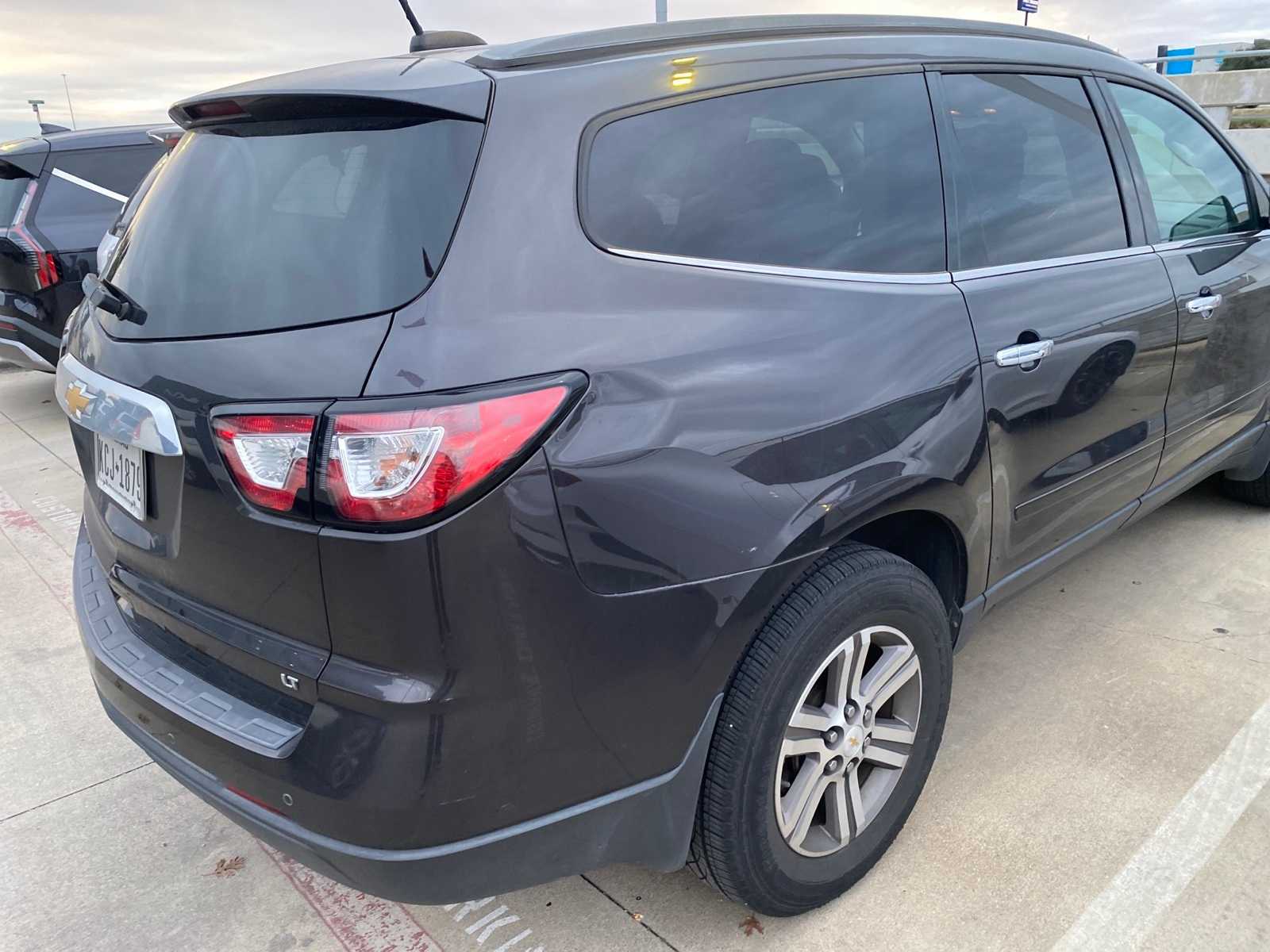 Thumbnail: 2017 Chevrolet Traverse - 4