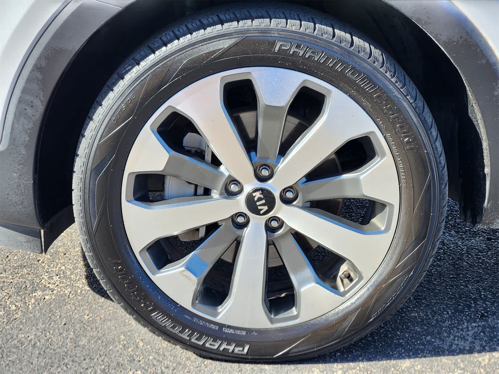 Thumbnail: 2020 Kia Telluride - 9