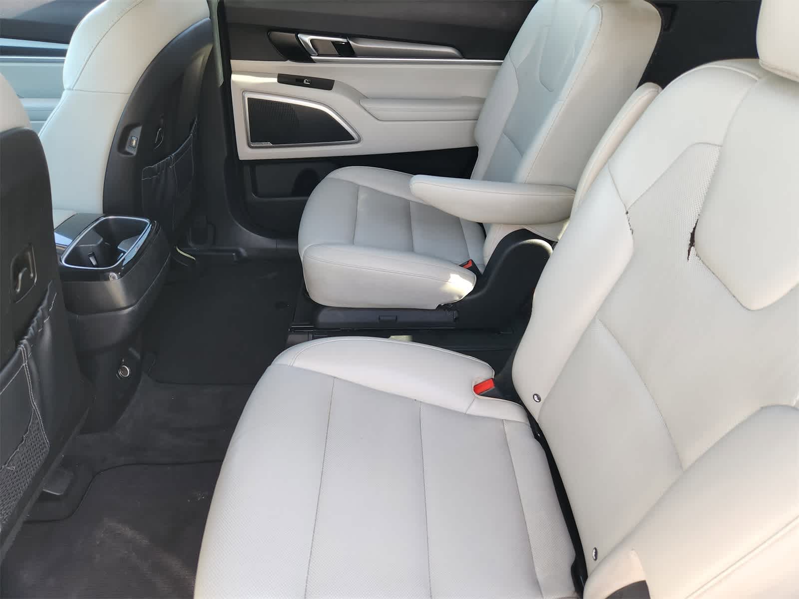 Thumbnail: 2020 Kia Telluride - 25