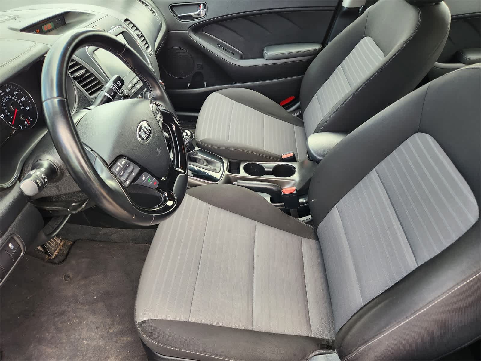Thumbnail: 2017 Kia Forte - 13