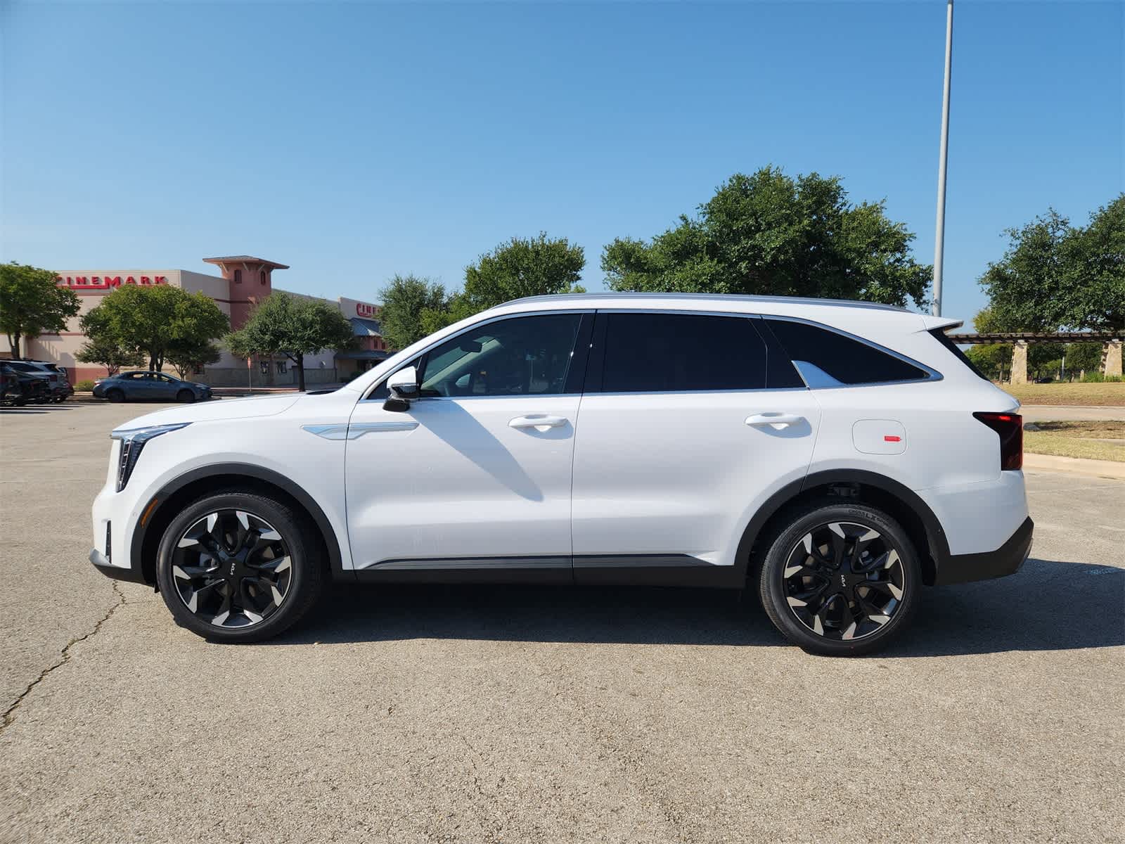 Thumbnail: 2025 Kia Sorento - 4