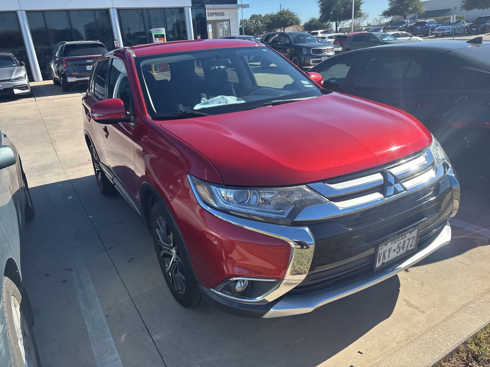 Thumbnail: 2018 Mitsubishi Outlander - 3