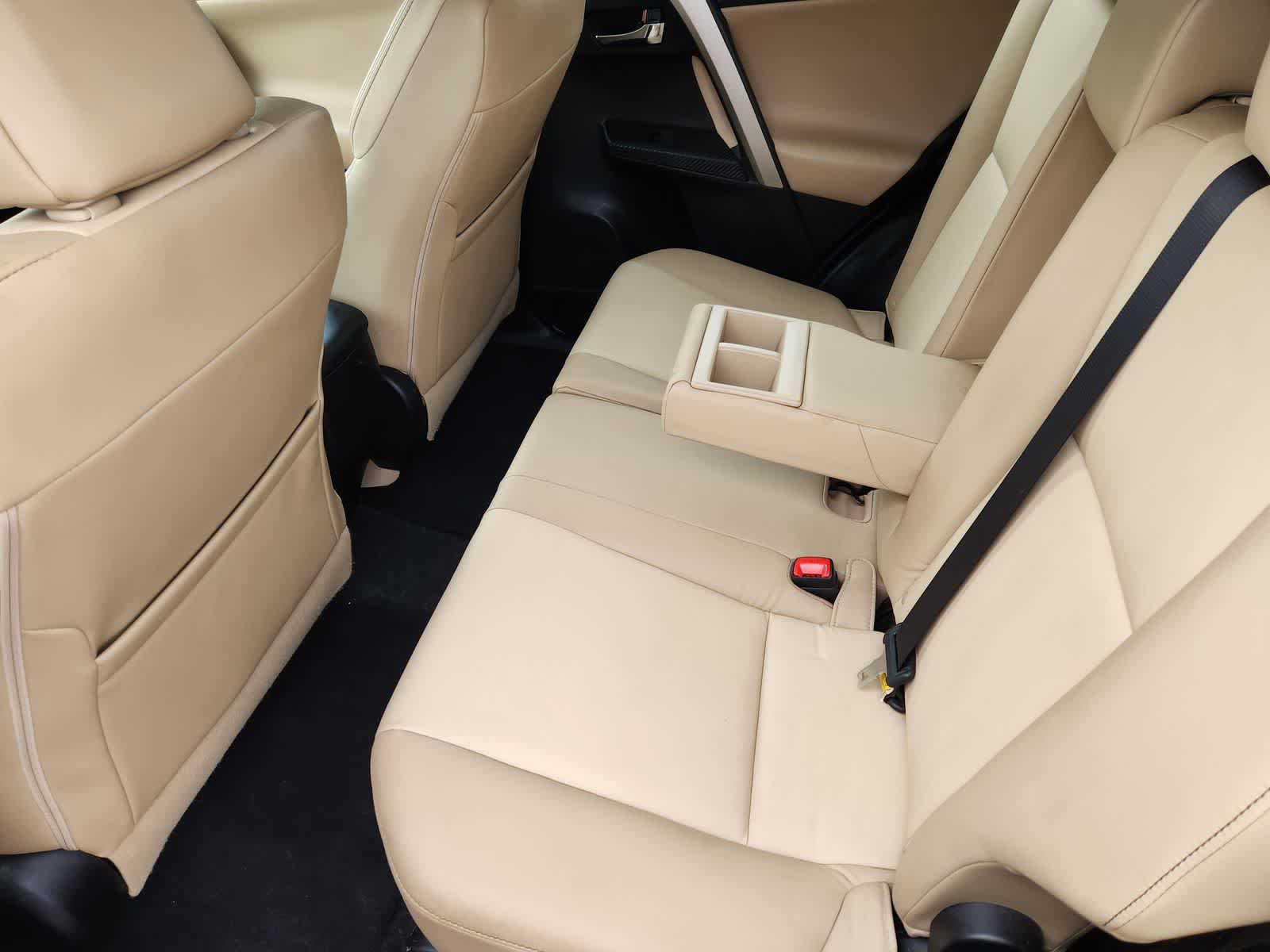 Thumbnail: 2015 Toyota RAV4 - 31