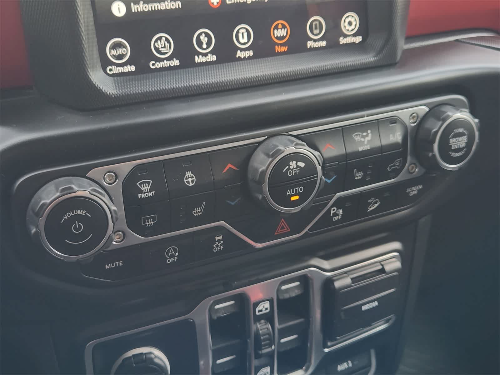 Thumbnail: 2020 Jeep Wrangler - 17