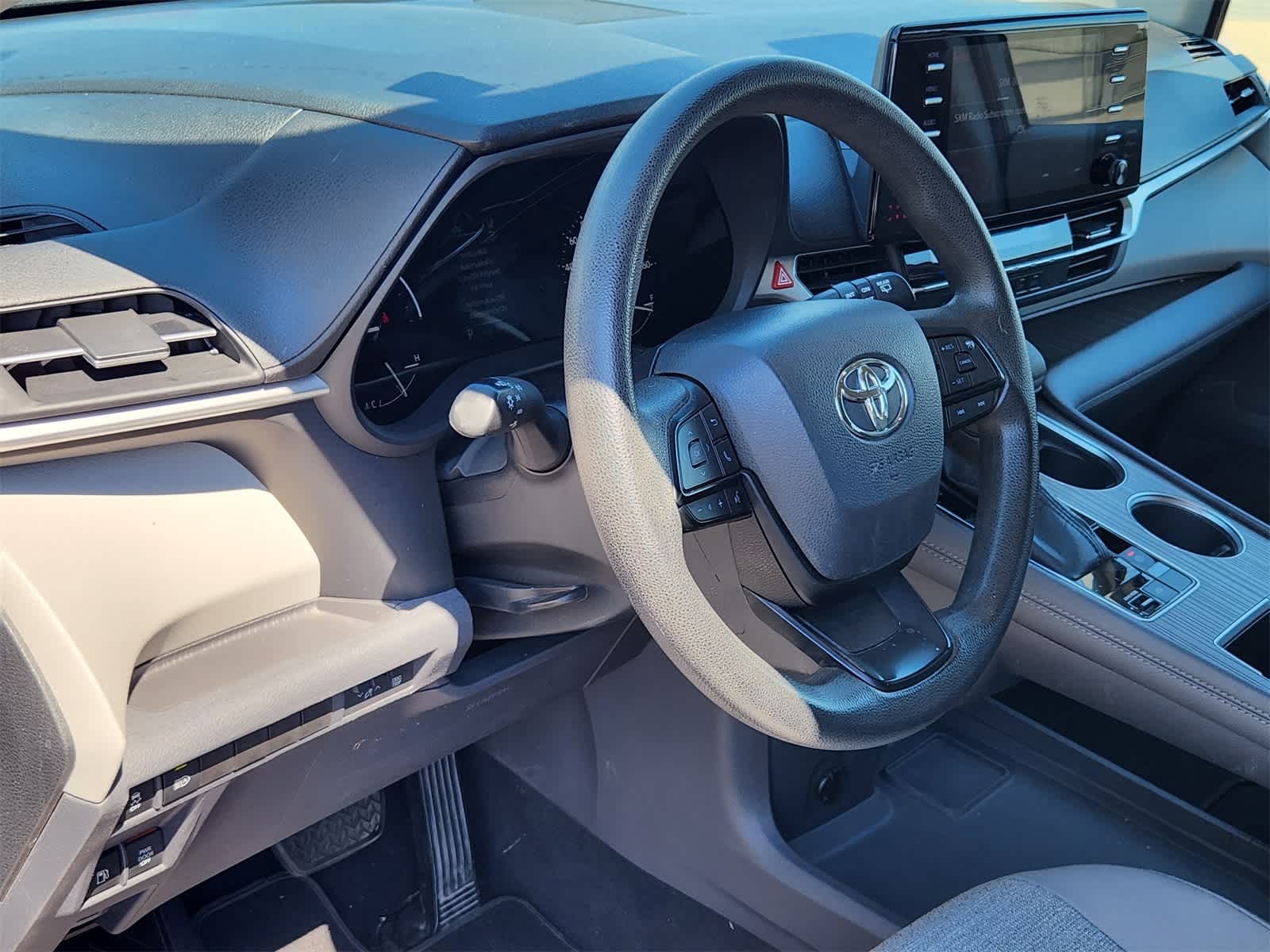 Thumbnail: 2022 Toyota Sienna - 2