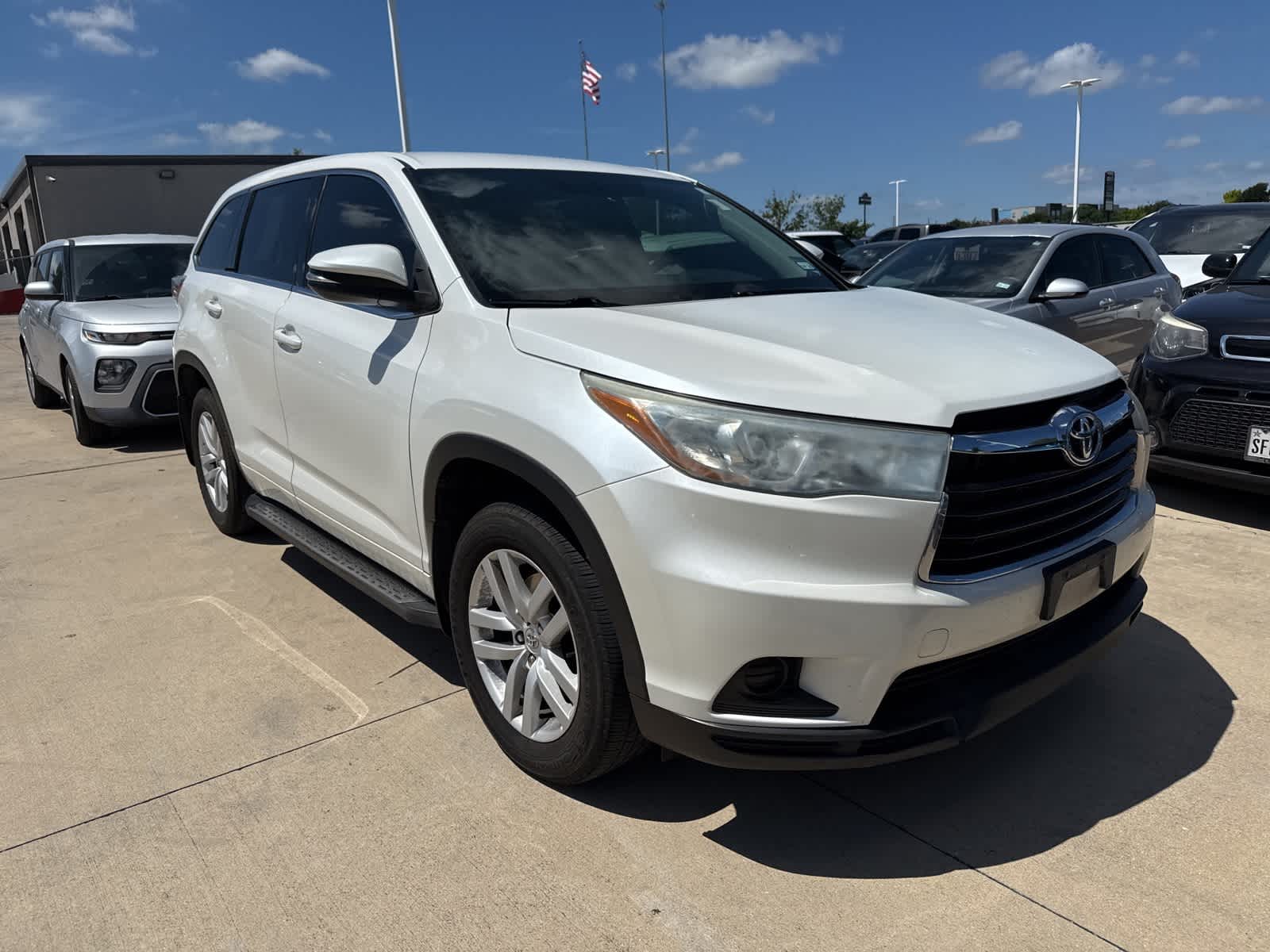 Thumbnail: 2015 Toyota Highlander - 3