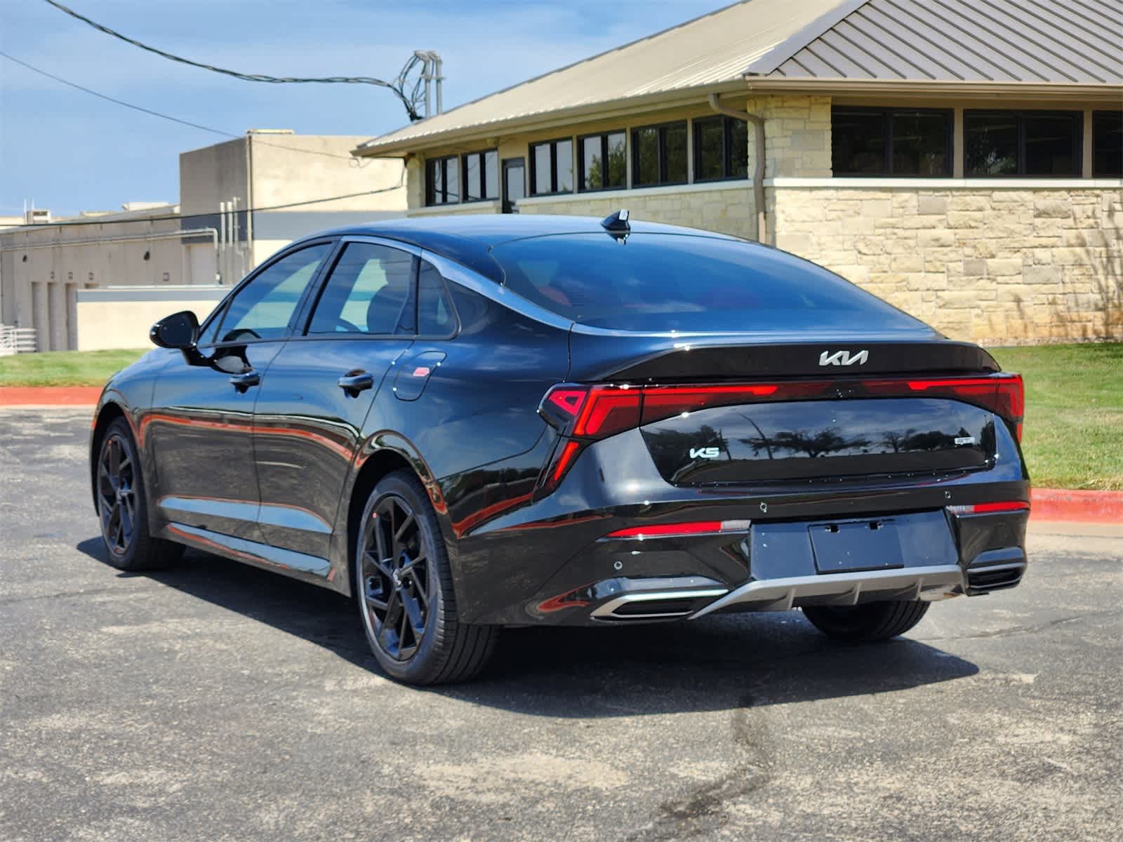 Thumbnail: 2026 Kia K5 - 6